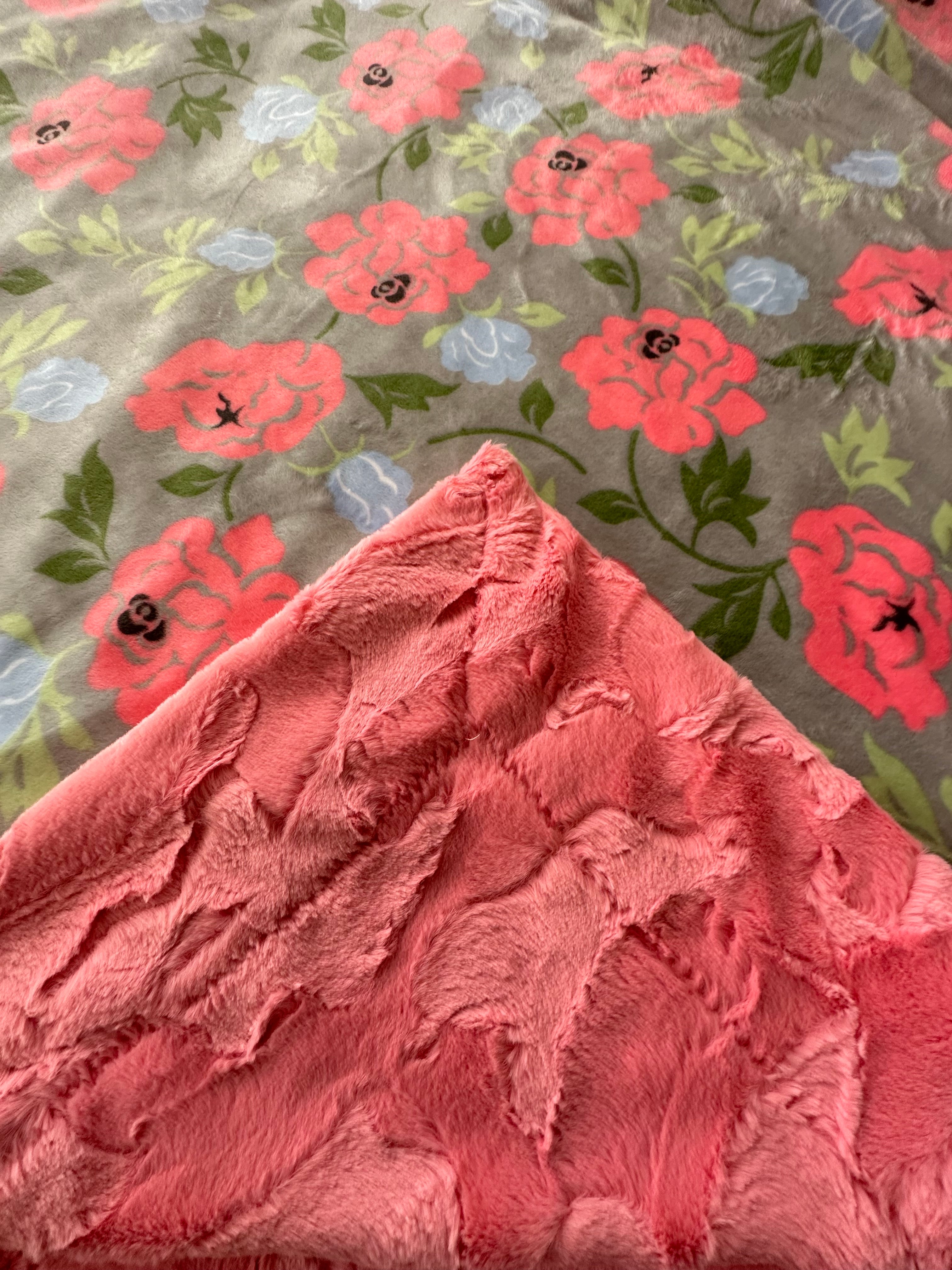Rose Garden Coral Print Soft Fleece Blanket 55x75 Inches - Perfect for Cozy Nights, Sofa Throws, and Home Decor