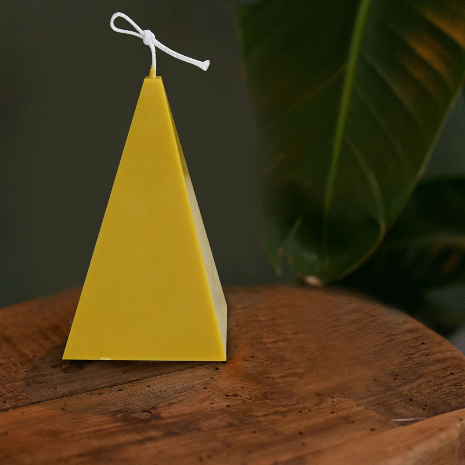 Healifty 11.2x6cm Pyramid Candle Molds - Geometric Plastic Resin Molds for DIY Pillar Candles, Soap Making, Beeswax & Epoxy Resin Casting - Perfect for Home Decor, Wedding Centerpieces & Aromatherapy Gifts