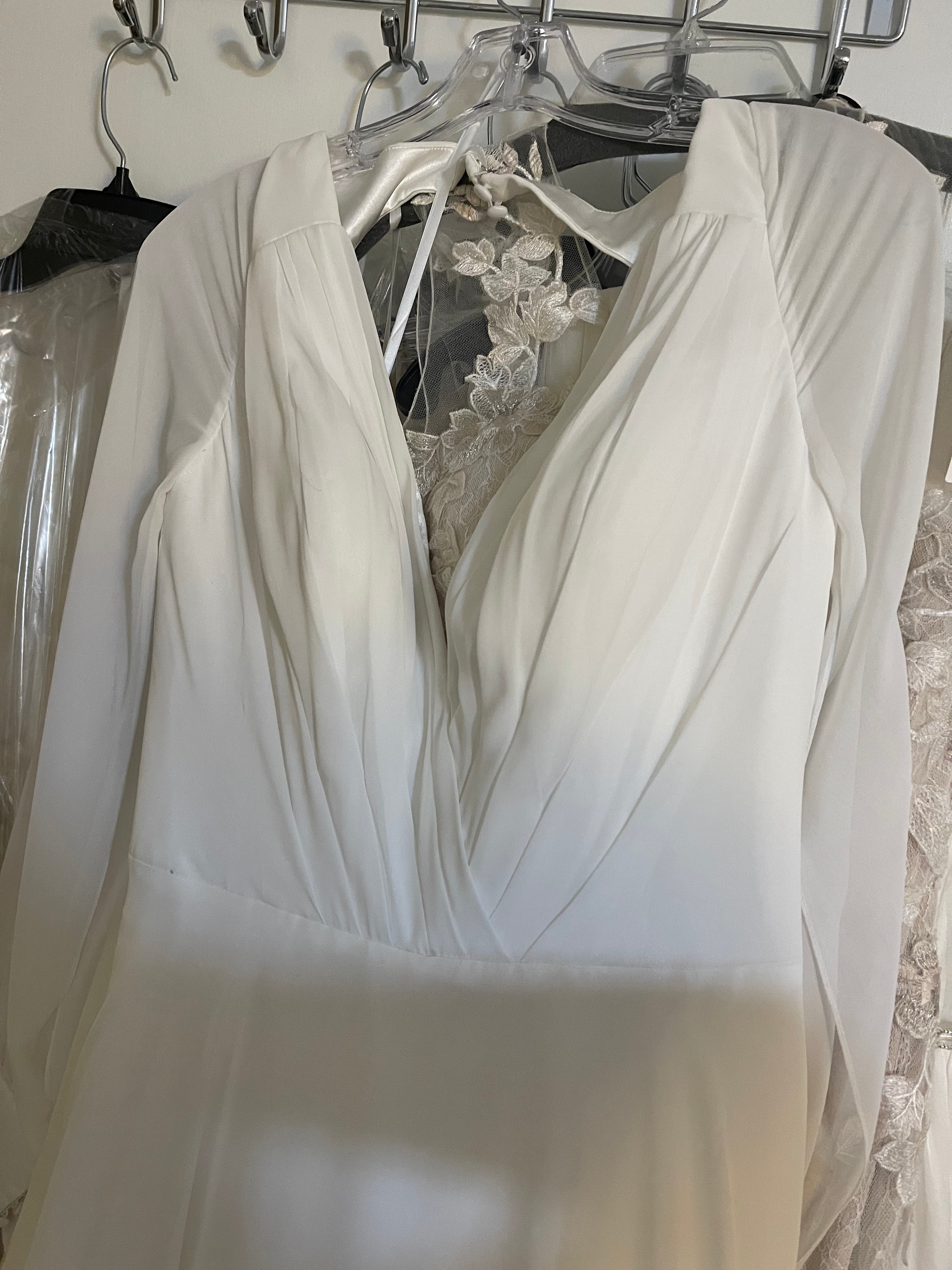 Justin Alexander Sweetheart 1108 Sample Gown - Elegant Lace Wedding Dress for Brides, Perfect for Church Ceremonies & Formal Receptions