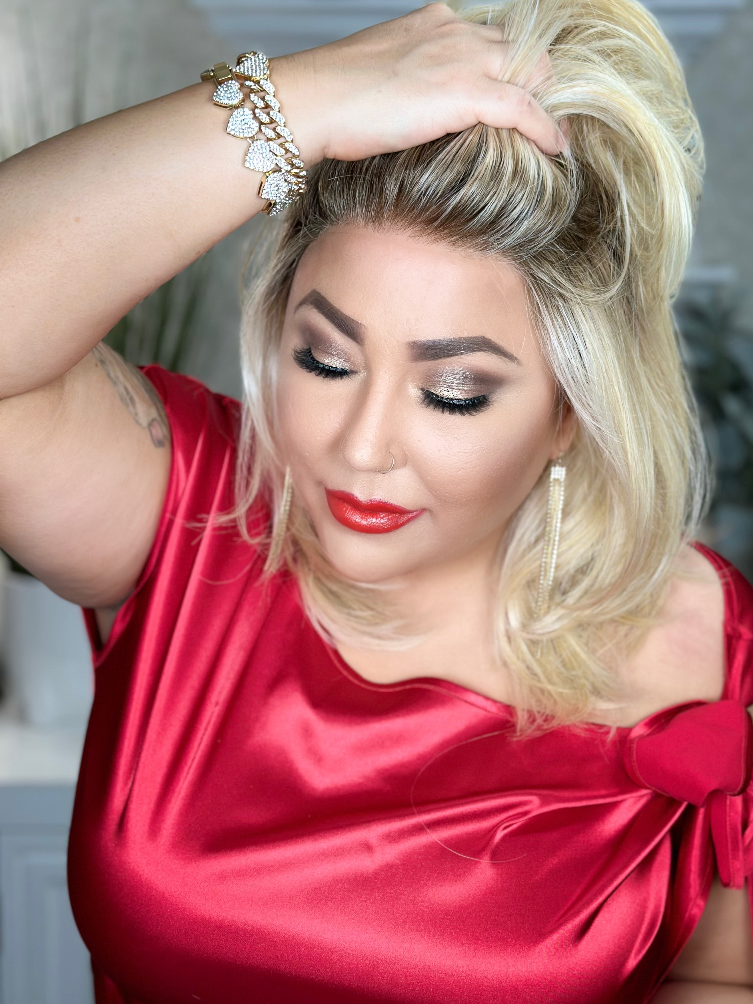 Elegance Awaits Frosted Honey Blonde Hair Extensions - Premium Clip-in Human Hair for Everyday Glam & Special Occasions