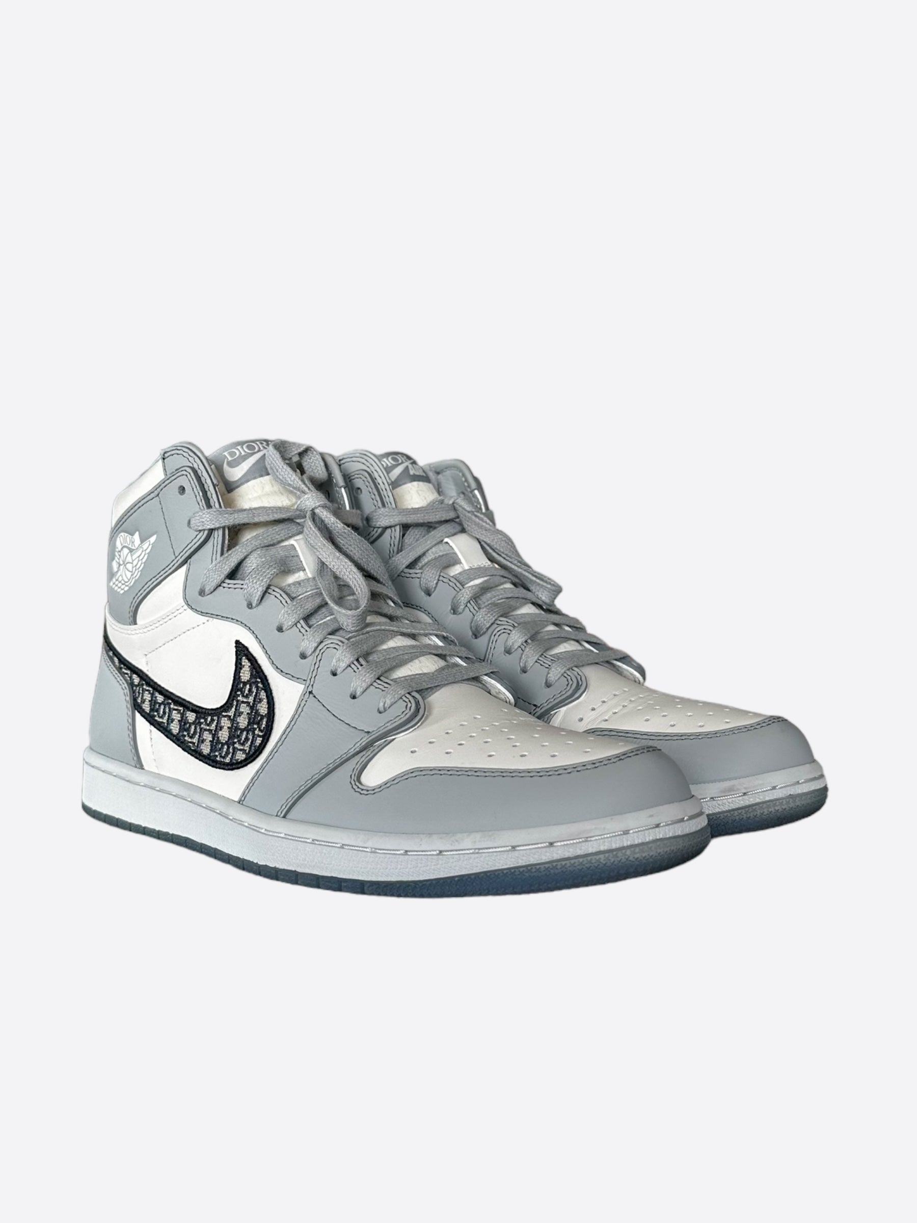 Dior Air Jordan Grey & White Oblique High Top Sneakers - Men's Luxury Basketball Shoes for Streetwear & Fashion - Perfect for Casual Outfits, Sneaker Collecting & Urban Style