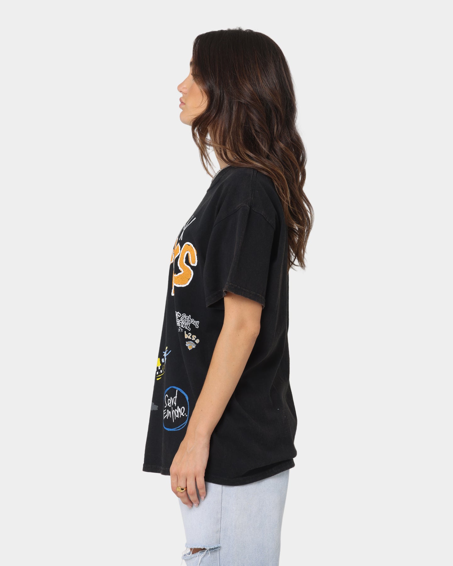New York Knicks T-Shirt for Men - NBA Basketball Fan Apparel - Black Wash Cotton Tee - Perfect for Game Day, School, and Casual Wear