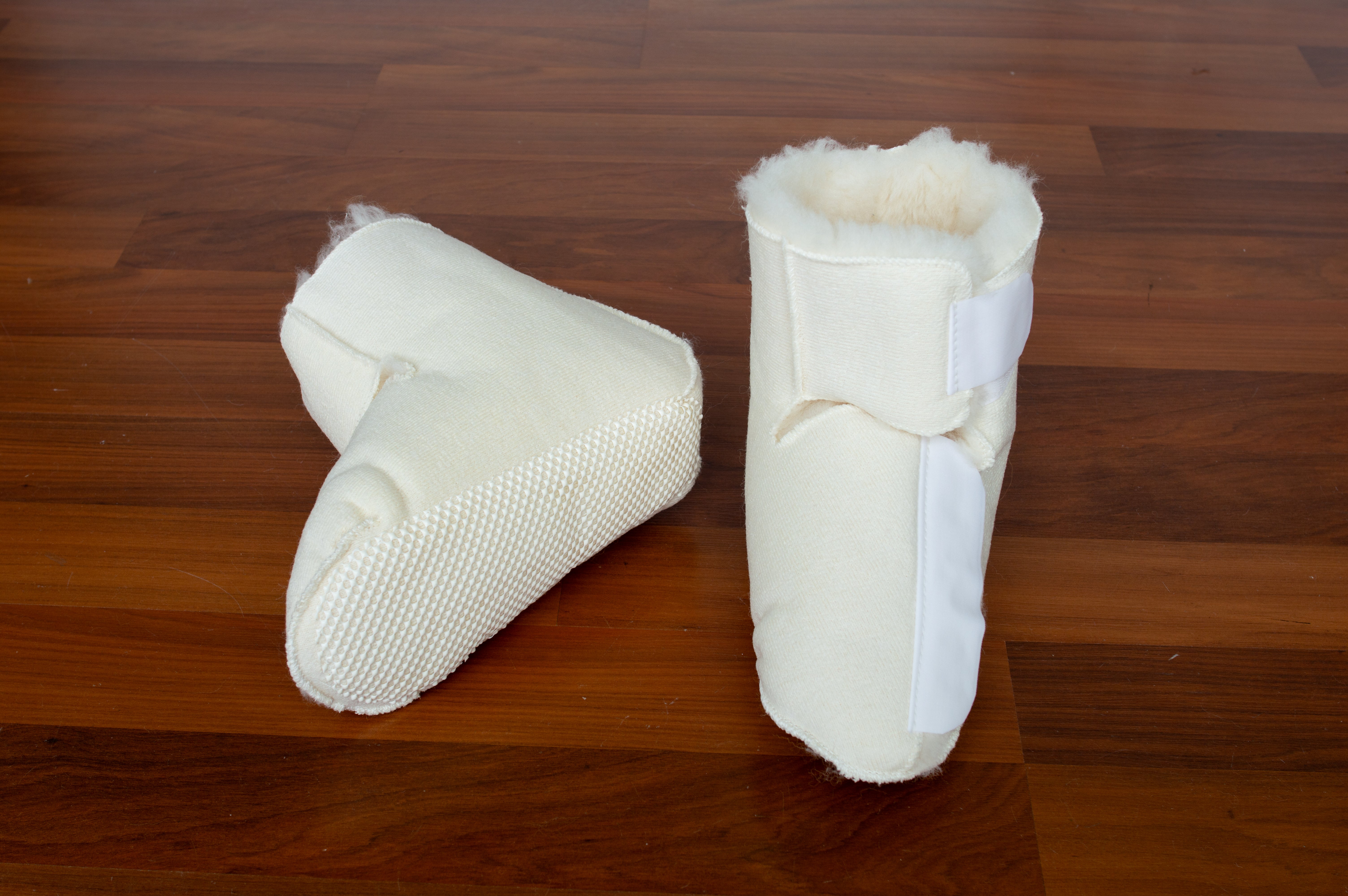 Sheep Wool Boots for Severe Swelling Relief - Comfortable & Supportive Footwear for Edema, Lymphedema & Post-Surgery Recovery - Perfect for Home, Work & Travel Use