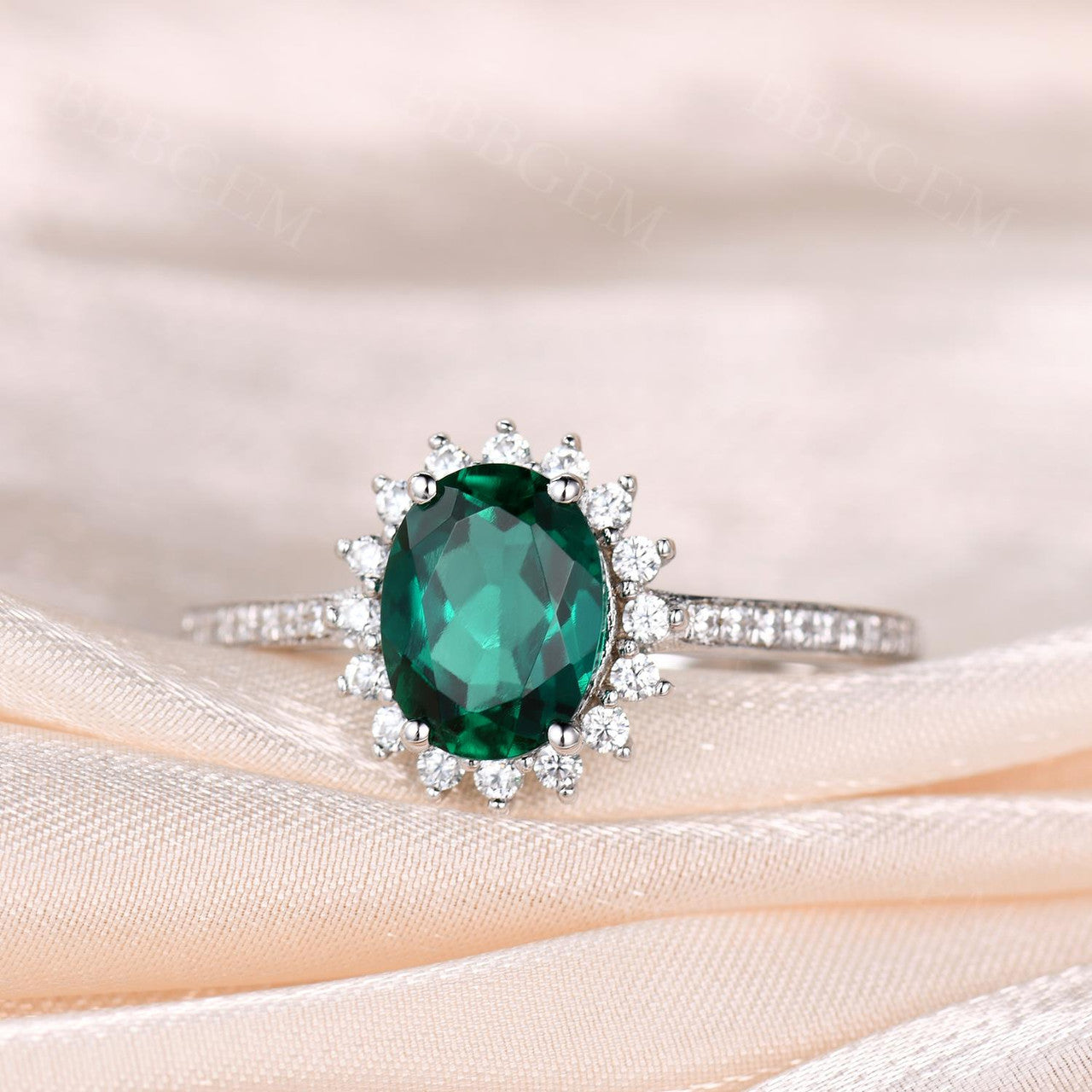 Vintage 6x8mm Oval Cut Emerald Engagement Ring in White Gold with CZ Stones - Perfect for Weddings, Anniversaries & Romantic Proposals