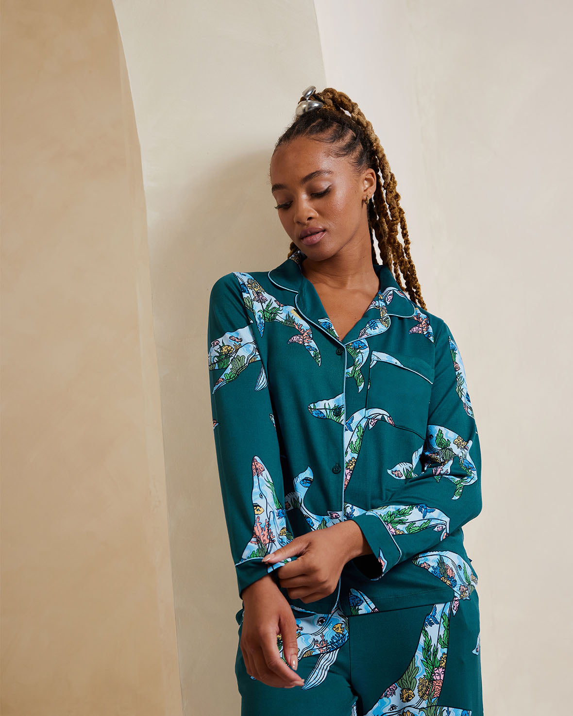 Whale Print Coral Long Sleeve Pajama Set for Women - Soft & Comfortable Sleepwear for Nighttime Relaxation & Lounging