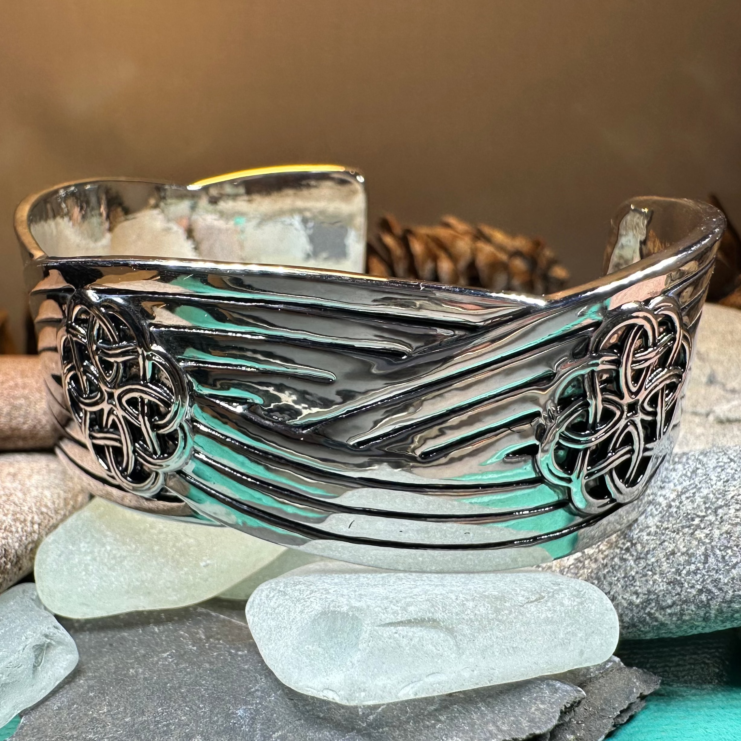 Celtic Knot Bracelet for Women - Stainless Steel Irish Claddagh Friendship Jewelry - Perfect for Gifts, St. Patrick's Day & Everyday Wear