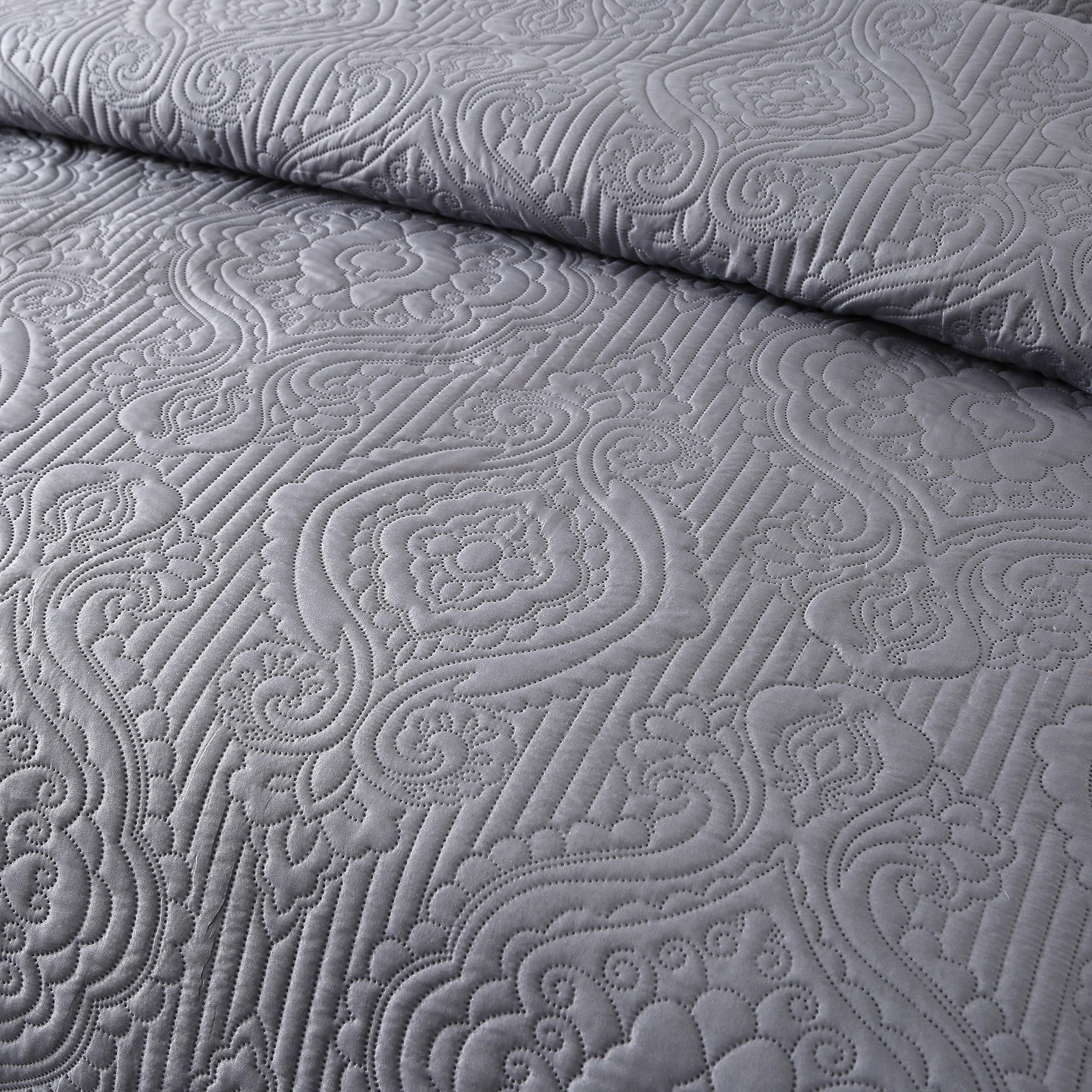 ENJOHOS Summer Quilt Bedspread Queen Size - Lightweight Grey Reversible Microfiber Embossed 3-Piece Bedding Set with Pillow Shams | Breathable Thin Quilted Blanket for Queen Bed | Perfect for Summer Nights, Guest Rooms & Cozy Bedroom Decor