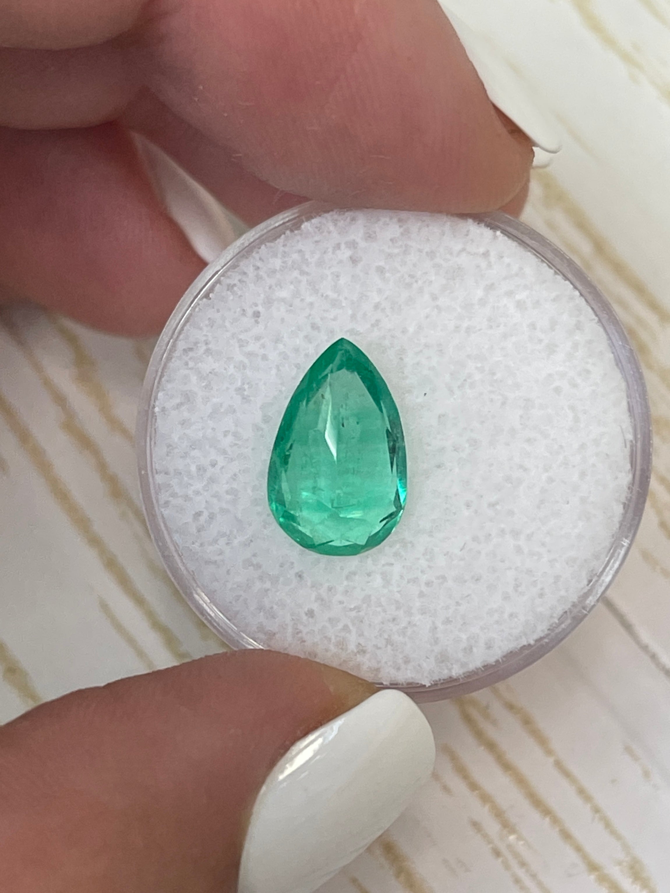 2.52 Carat Natural Colombian Emerald Pear Cut Loose Gemstone - Vivid Green Color Band for Jewelry Making, Engagement Rings & Fine Collections