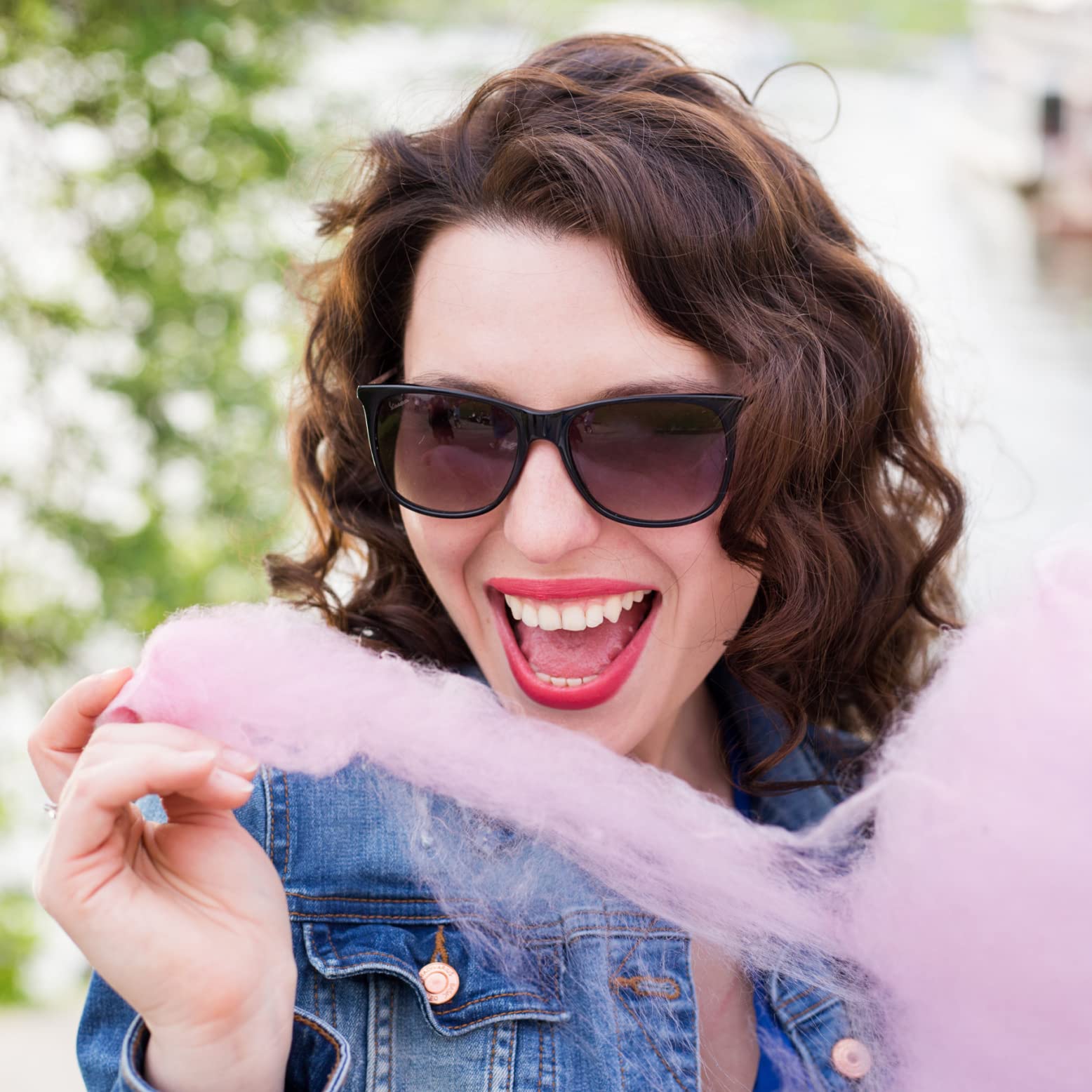 Gourmet Strawberry Cotton Candy - Gluten Free, Made in USA - Fun Novelty Candy & Gag Gift for Men & Women - Perfect for Birthday Parties, Office Pranks & Gift Baskets - 1 Ounce