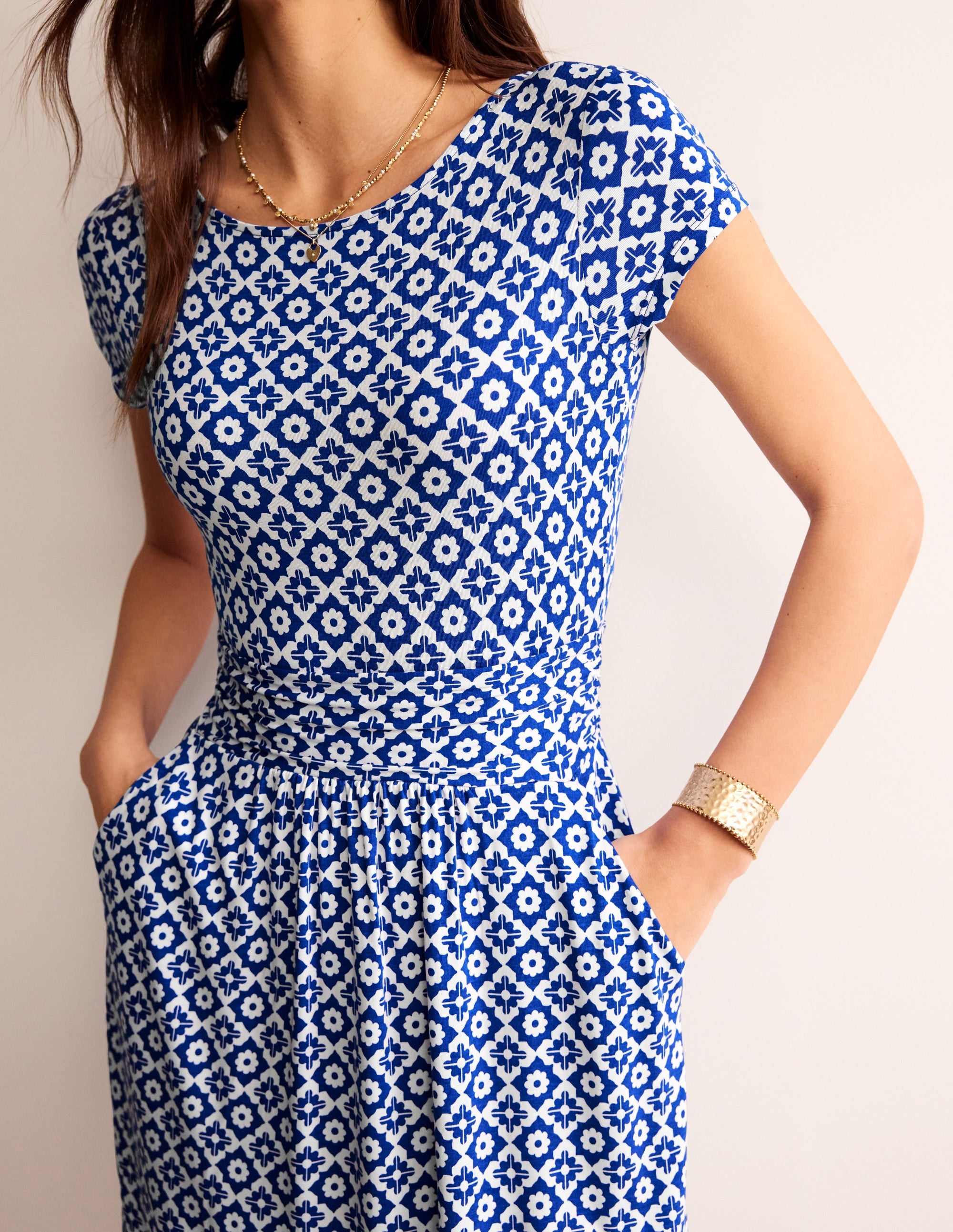 Amelie Jersey Dress - Geometric Print Surf The Web Design - Comfortable Casual Wear for Beach, Travel & Everyday Outfits