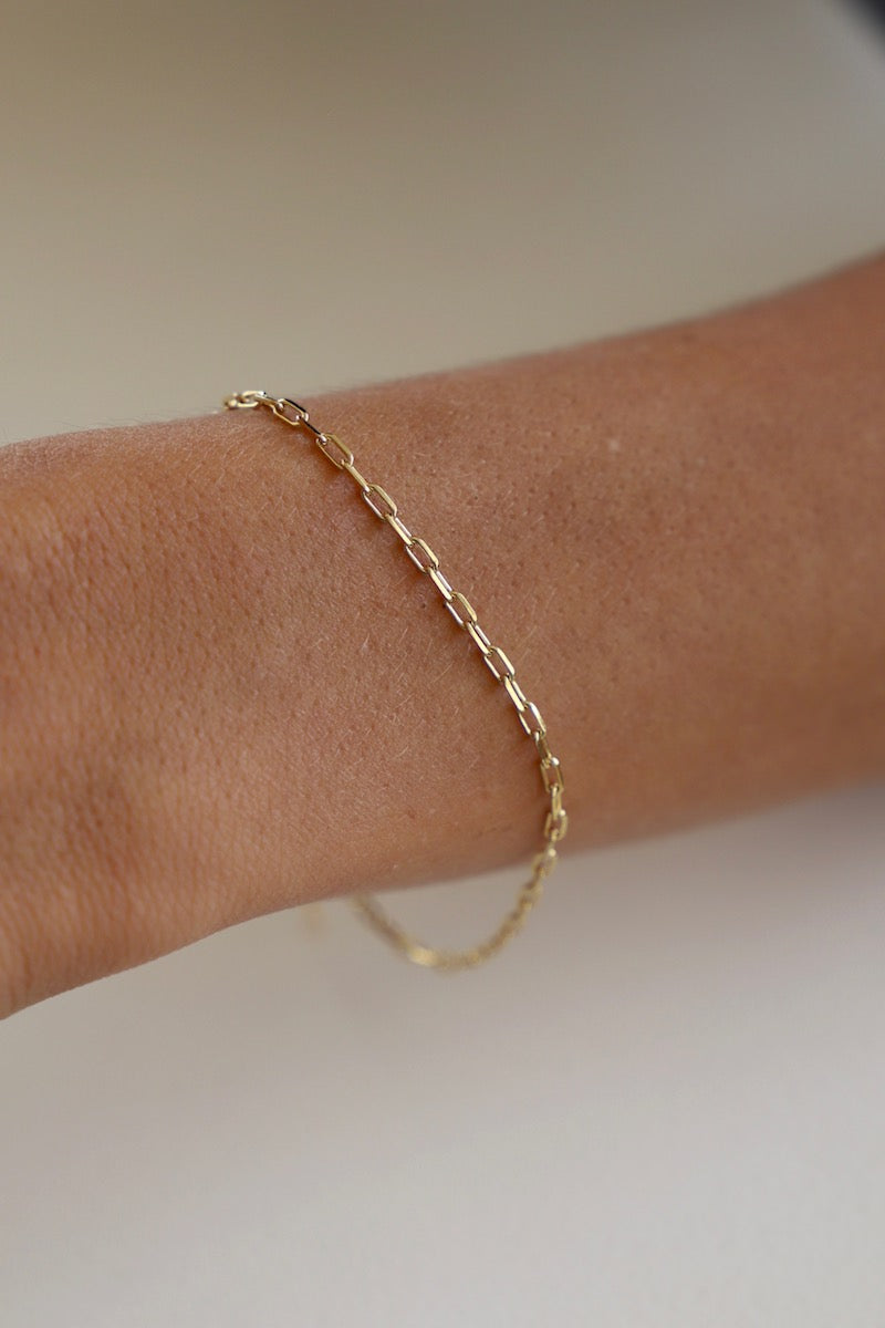 Miniature Paperclip Chain Bracelet - Trendy DIY Jewelry for Women & Teens - Perfect for Gifts, Parties & Everyday Wear