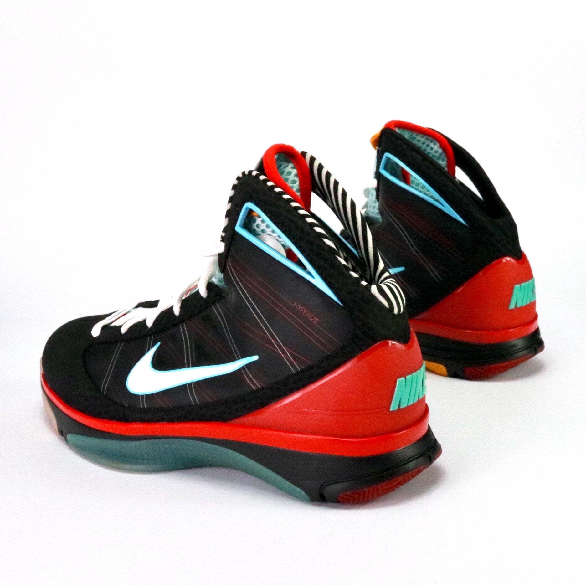 Nike Hyperize Basketball Shoes - White & Black Retro Style for Men - Perfect for Streetball, Training, and Casual Wear