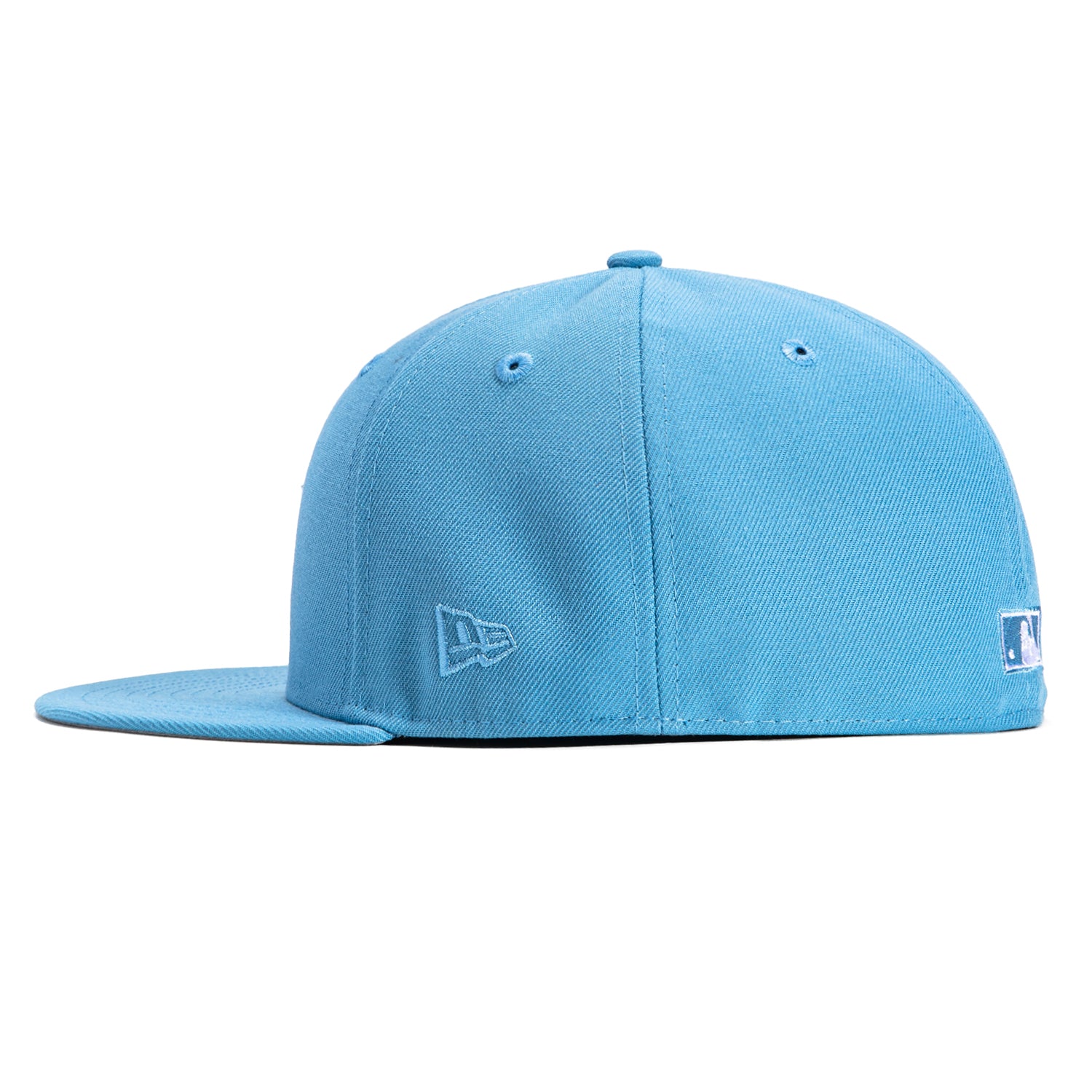 New Era 59Fifty New York Yankees 1996 World Series Patch Snapback Hat - Light Blue & White - Perfect for Baseball Games, Fan Collections, and Streetwear Fashion