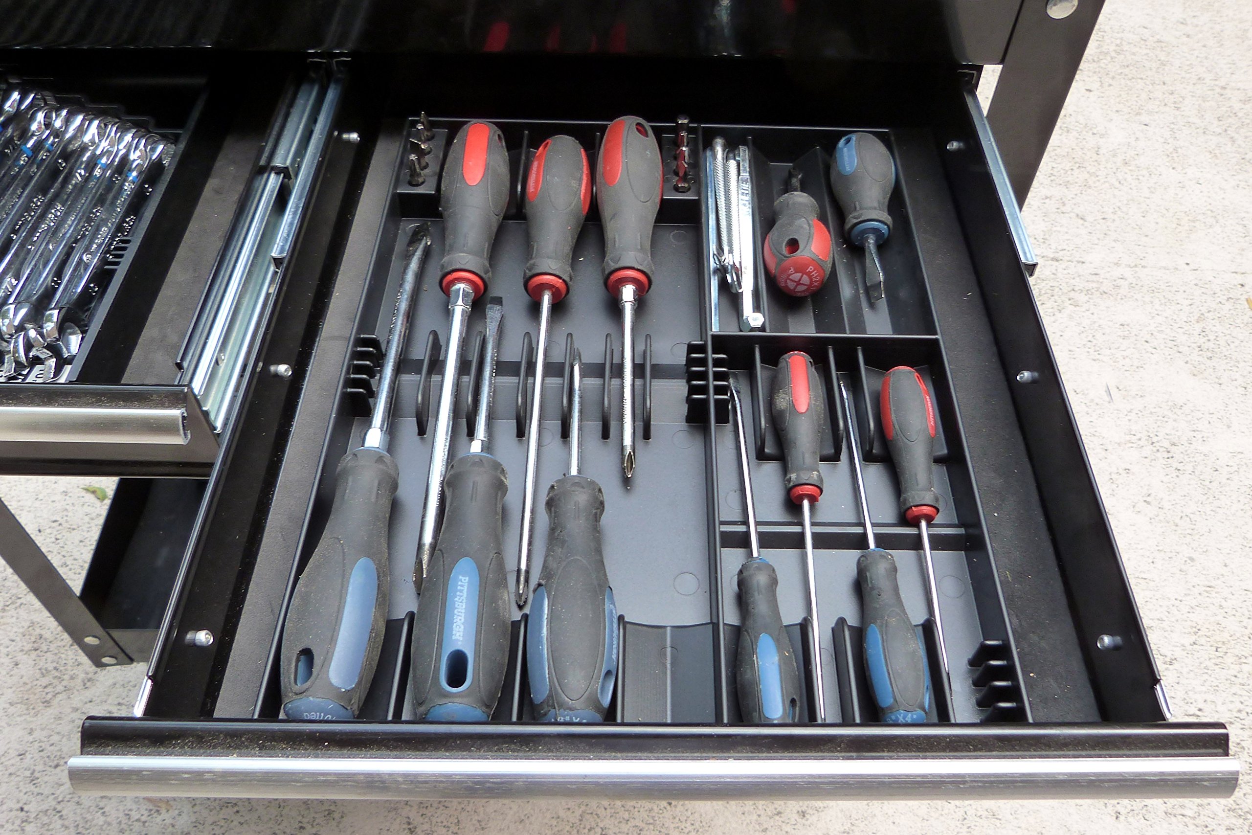Black Screwdriver Organizer - Heavy Duty Tool Holder for Workshop & Garage Storage - Perfect for DIY, Home Repair, and Professional Use