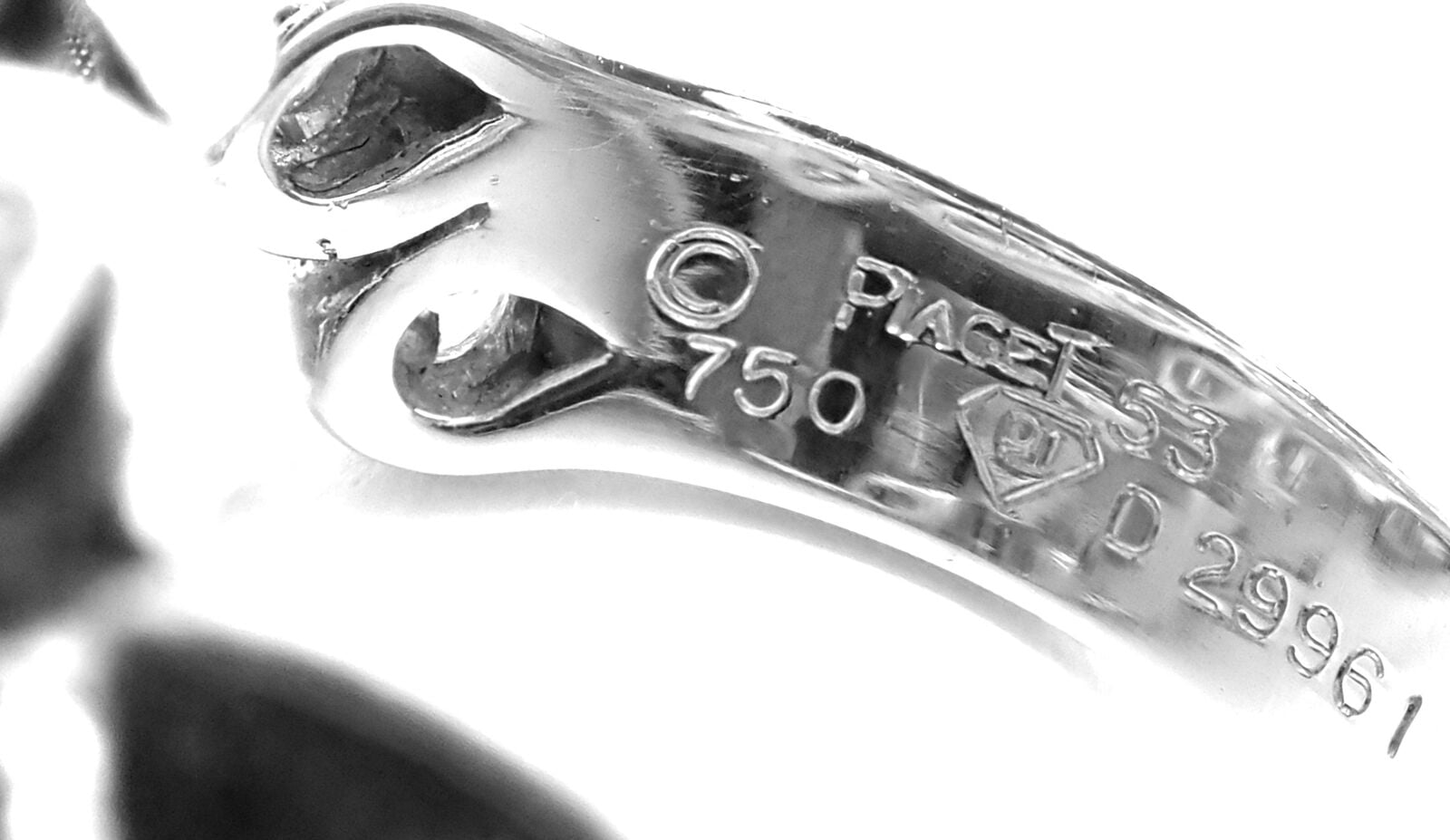 Authentic Piaget Magic Reflection 18k White Gold Diamond Flexible Ring for Women - Luxury Wedding Band, Anniversary Gift & Special Occasion Jewelry