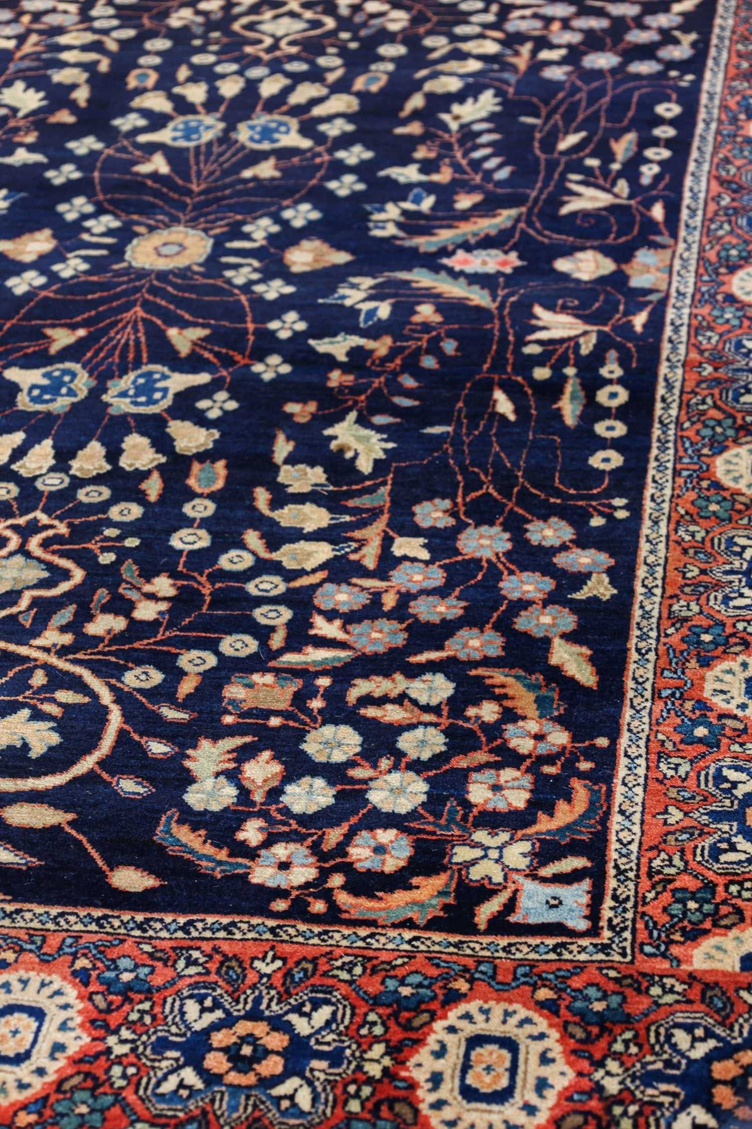Antique Ferahan Sarouk Handwoven Traditional Persian Rug J78688 - Perfect for Living Room, Bedroom & Home Decor