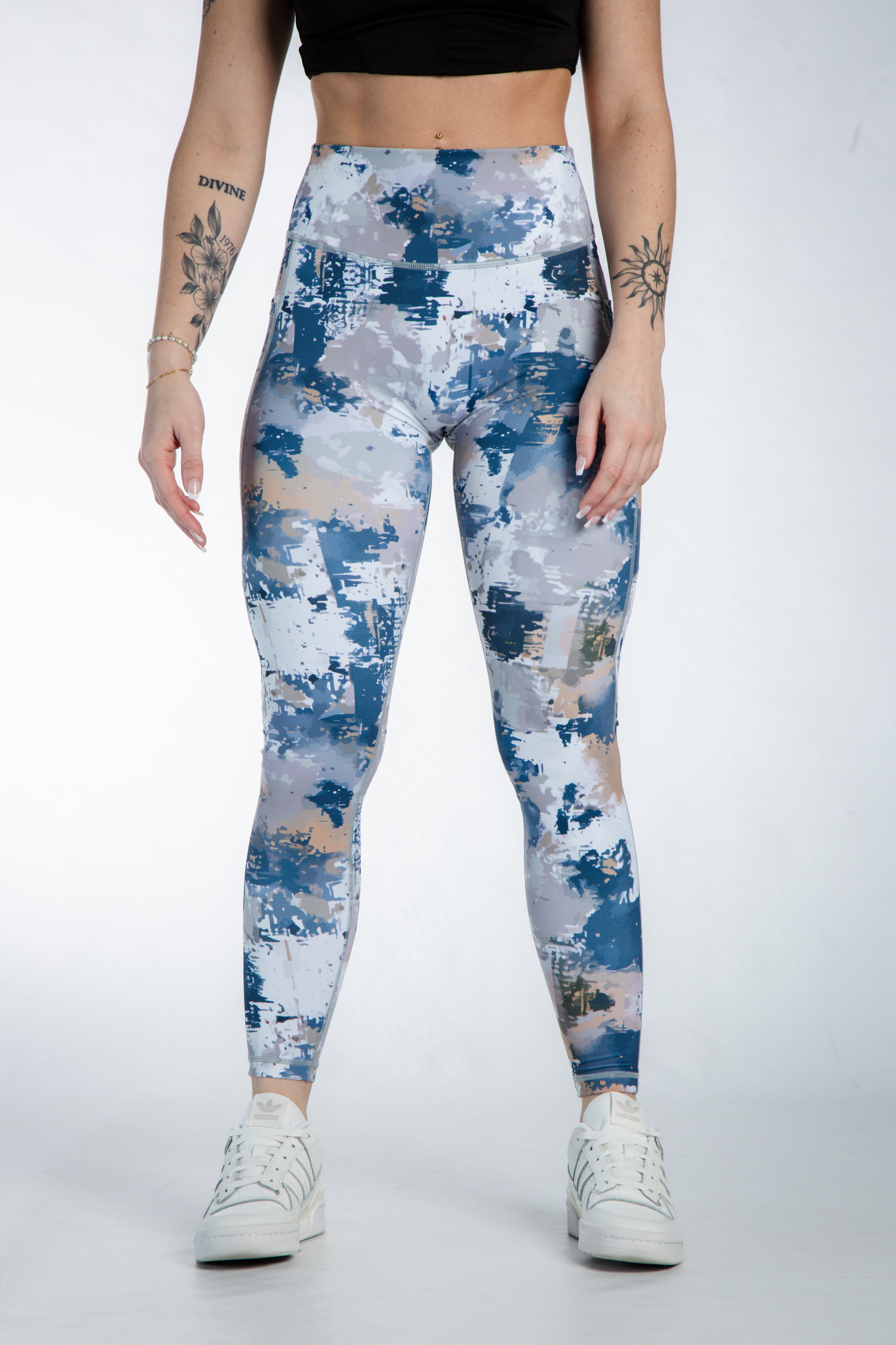 Empowered High-Waisted Leggings with Pockets - Comfortable Yoga Pants for Women in Blue & Tan | Perfect for Workouts, Running, Yoga & Everyday Wear