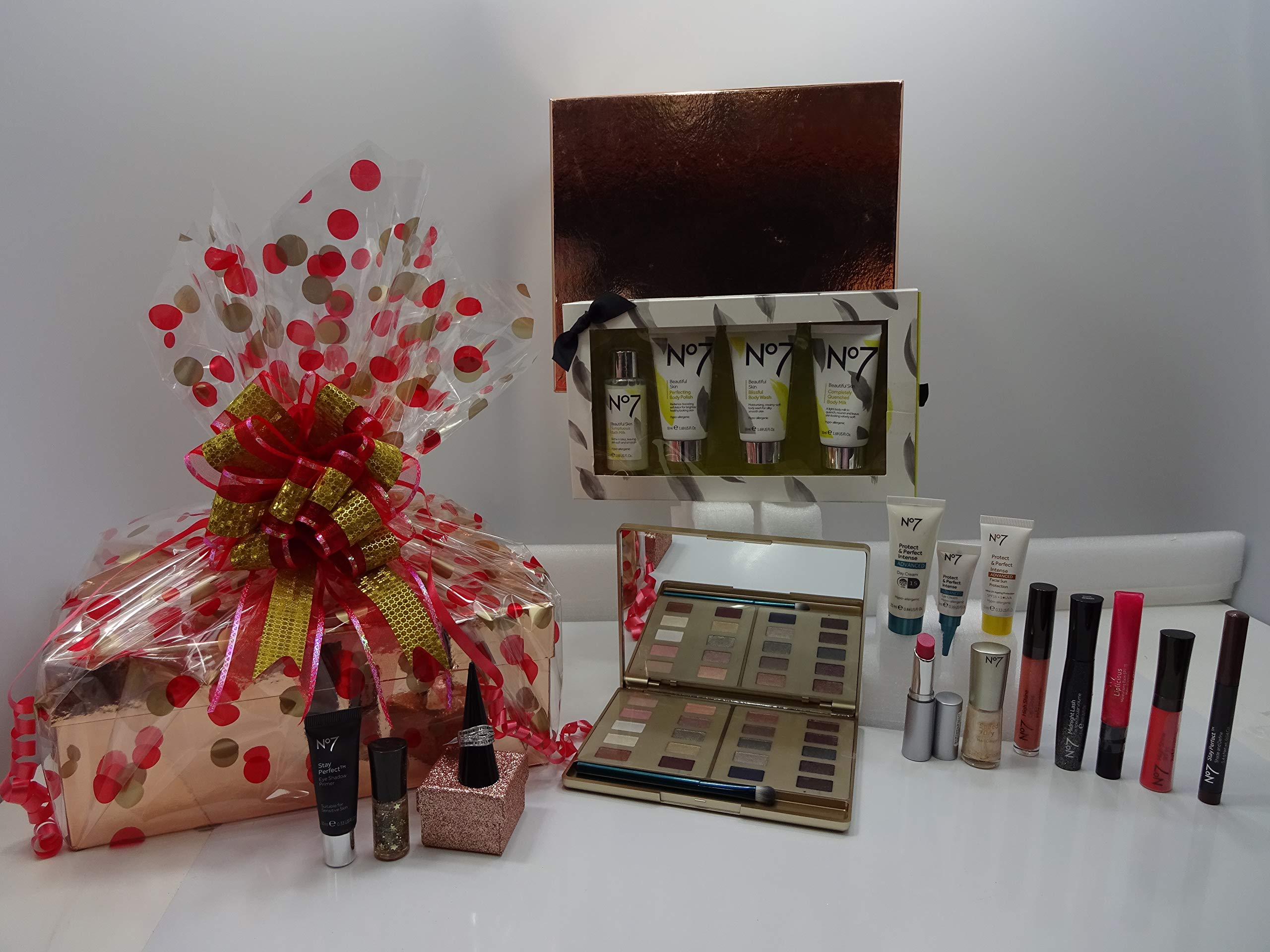 No7 Luxury Beauty Blockbuster Skincare & Make Up Collection Gift Set - 17 Piece Set with Free Crystal Ring (Gift Wrapped) - Perfect for Birthdays, Anniversaries & Mother's Day Gifts for Her