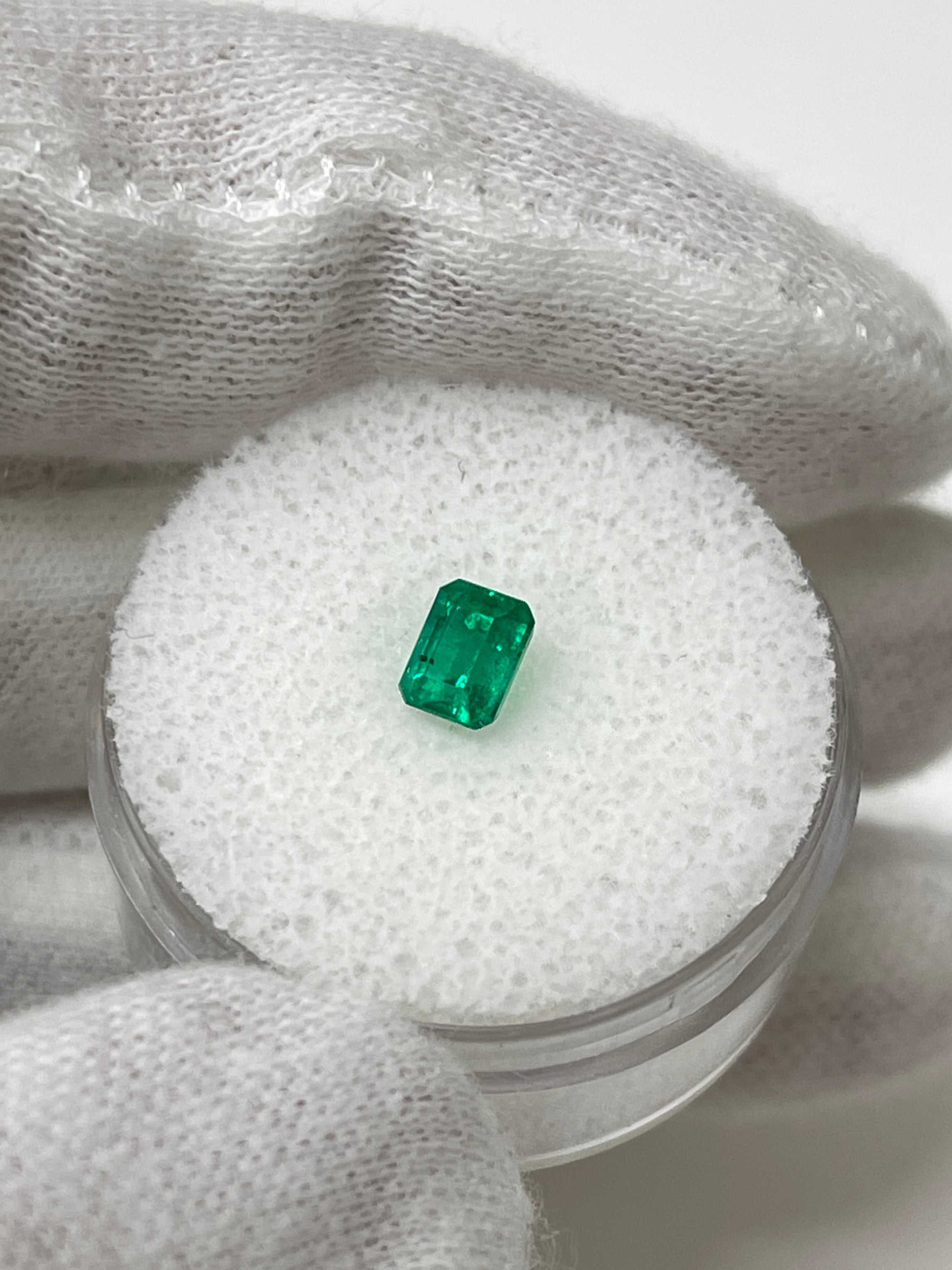 0.62 Carat 5x4mm AAA+ Fine Loose Colombian Emerald Gemstone - Emerald Cut for Jewelry Making, Engagement Rings & Luxury Gifts