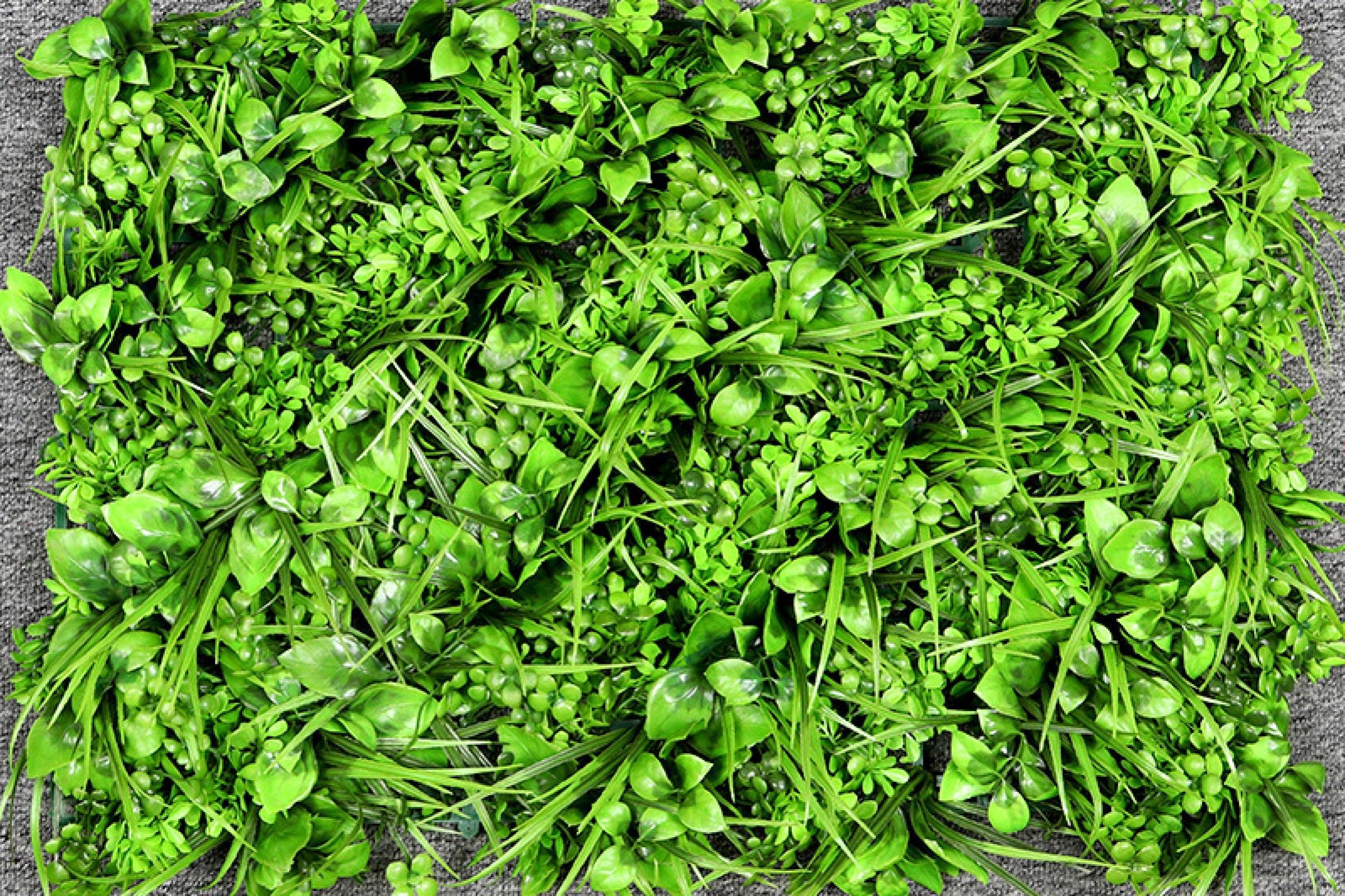 YEZIMK Artificial Green Plant Wall - Fake Flower Wall Decor with Plastic Lawn & Four-Leaf Clover Mix - Perfect for Home, Office, Wedding & Party Backdrop
