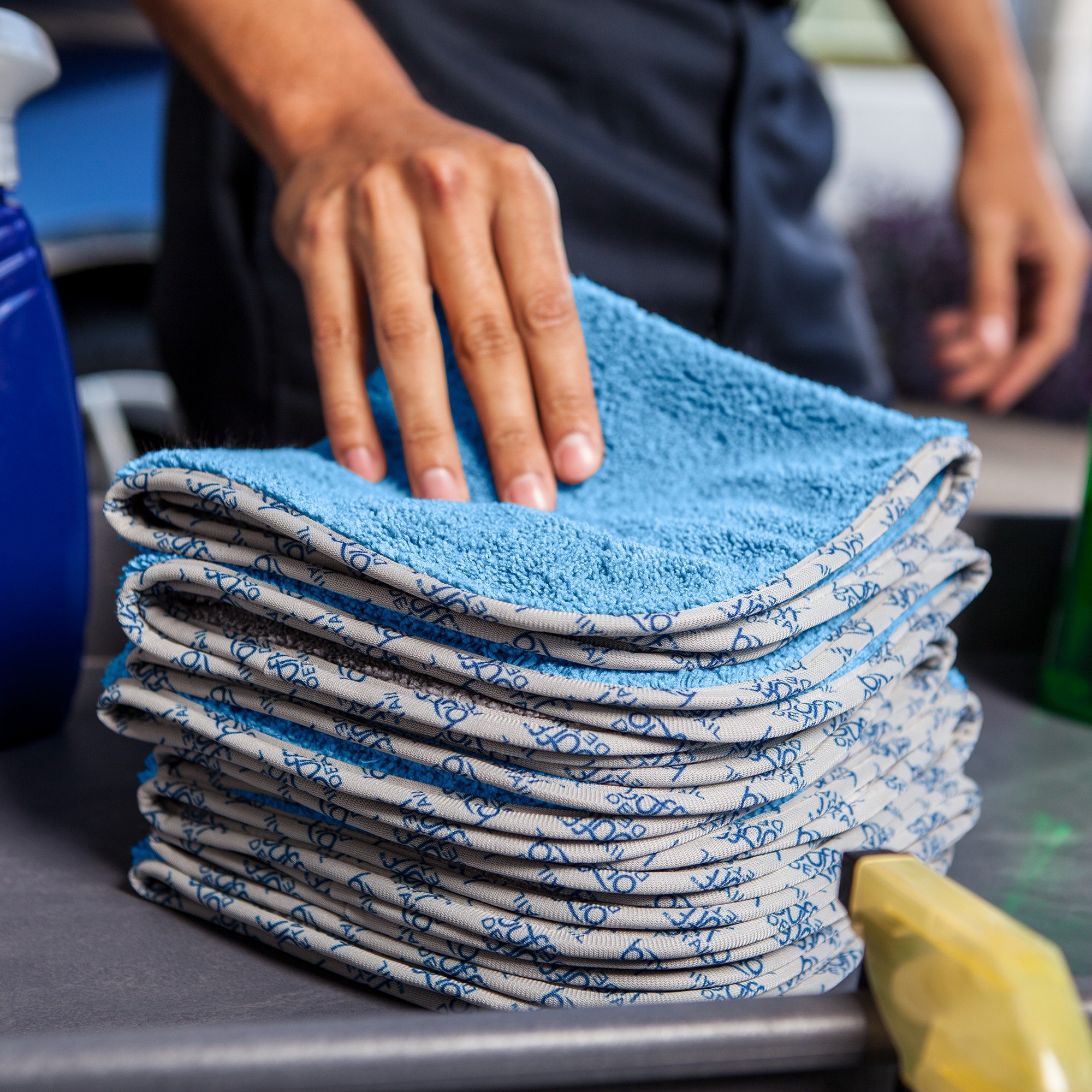 Premium 550 GSM Microfiber Car Detailing Towels (16