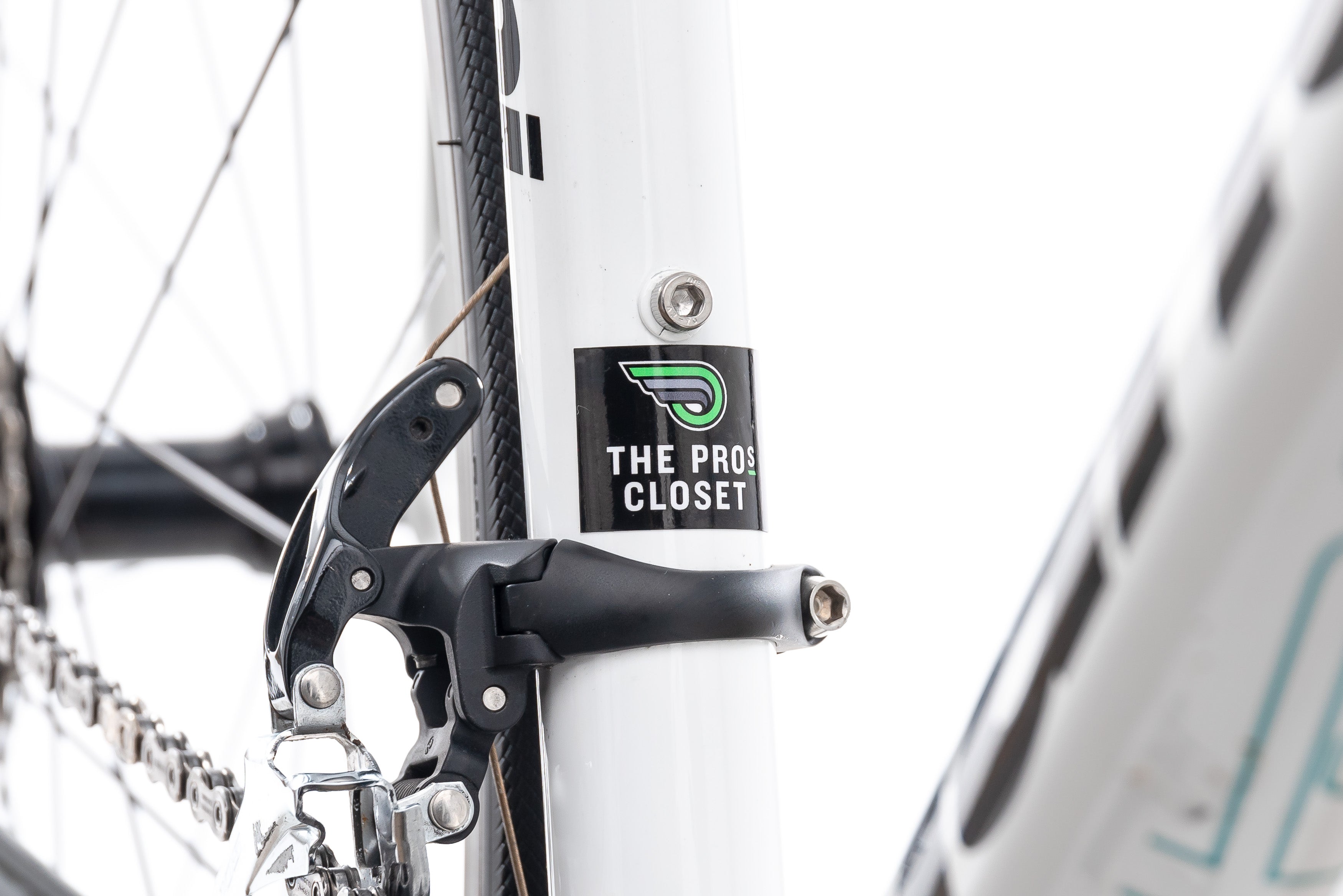 Bianchi Intenso 55cm Road Bike - Lightweight Carbon Frame, Shimano 105 Groupset (2015 Model) | Perfect for Road Racing, Commuting & Long-Distance Cycling