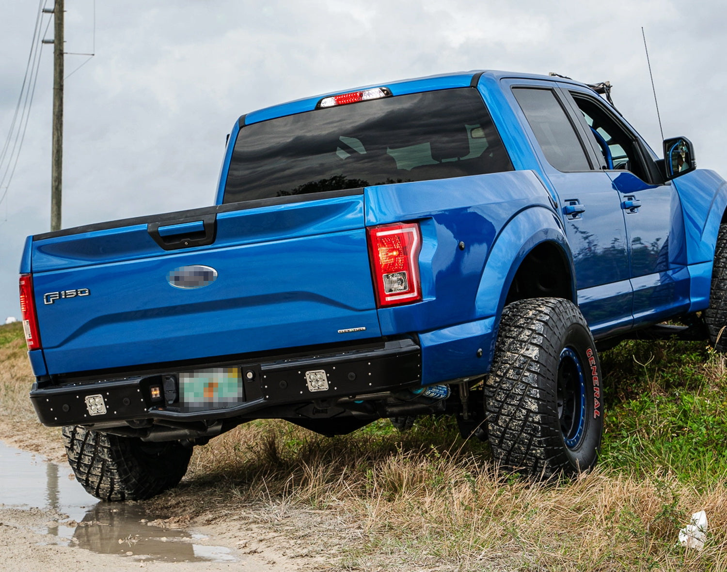Clear/Red F1 Strobe LED High Mount 3rd Brake Light Compatible with 2015-2020 Ford F150, F250, Ranger - Enhanced Safety & Visibility for Trucks, Off-Roading & Night Driving