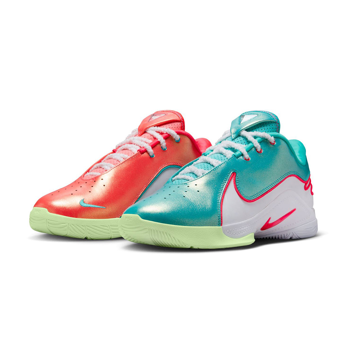 LeBron XXII EP 'Christmas' Edition Basketball Shoes - Limited Holiday Release for Men - Perfect for NBA Games, Streetwear & Sneaker Collectors