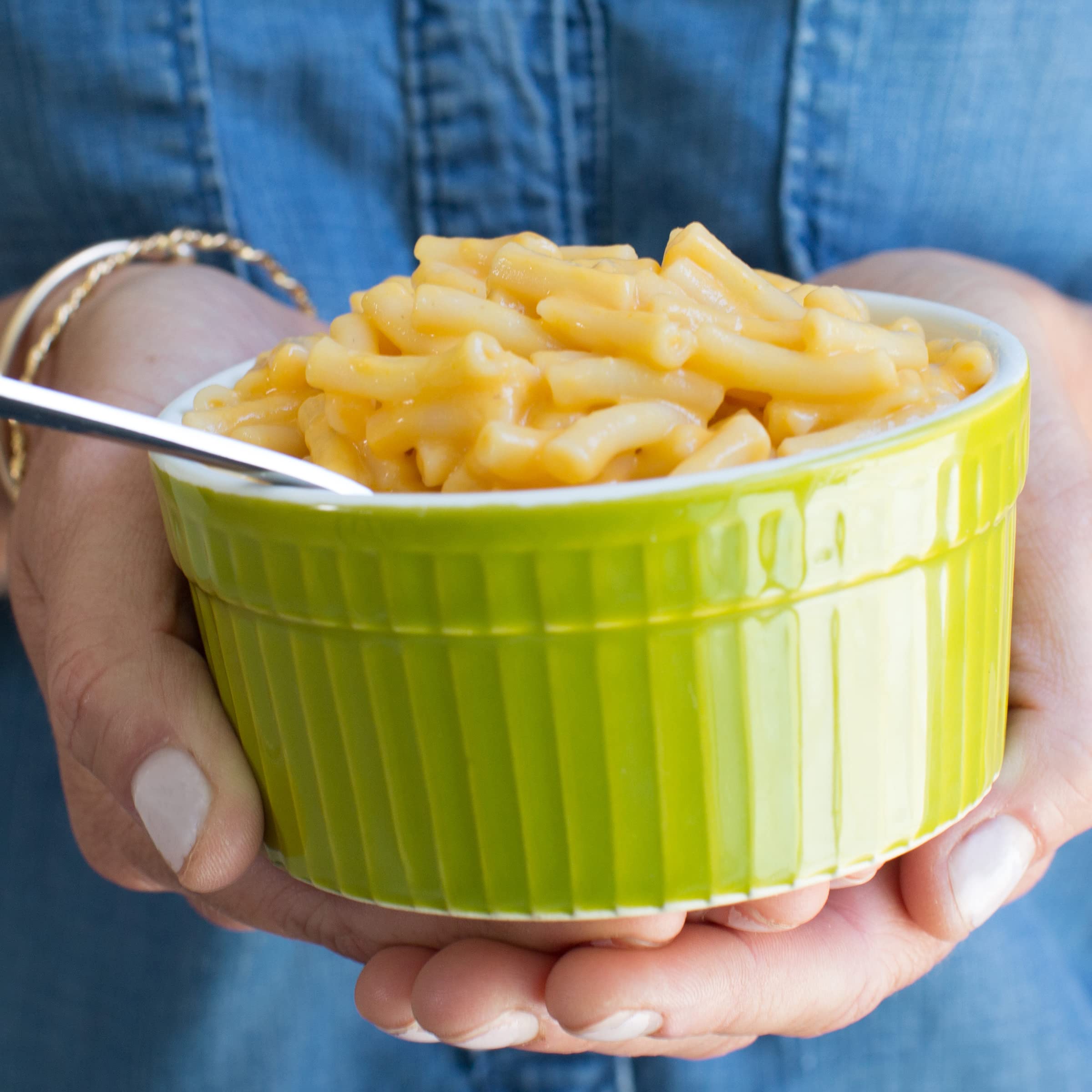 Organic Vegan Mac and Cheese - Annie's Cheddar Flavor Pasta & Sauce, Plant-Based Dinner, Side Dish or Snack, 6 oz (Pack of 12) | Quick Easy Meals, Kids Lunch Box, College Dorm Food, Healthy Comfort Food