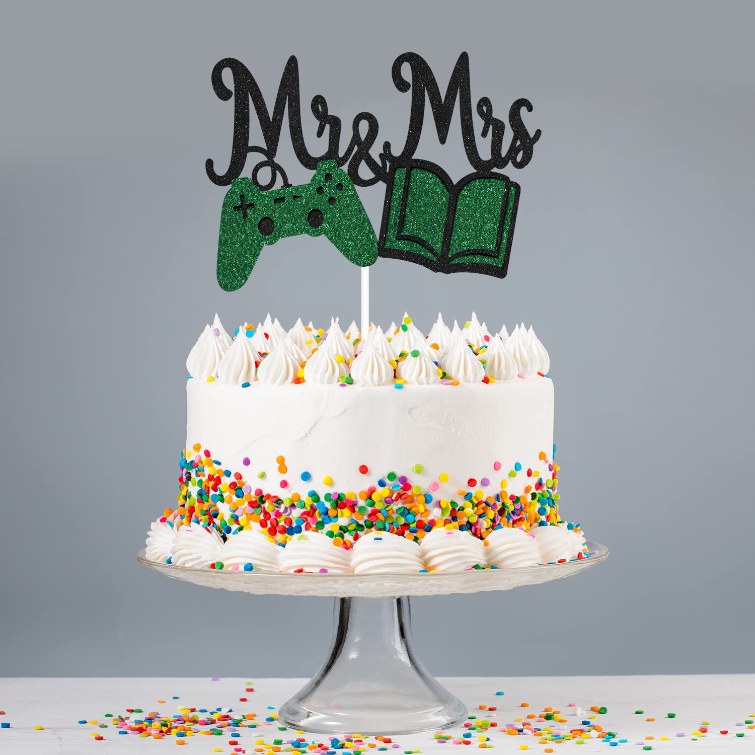 Mr & Mrs Wedding Cake Topper - Glitter Game Controller & Book Design - Funny Bridal Shower & Engagement Party Decoration - Perfect for Gamer Couples Wedding Cakes