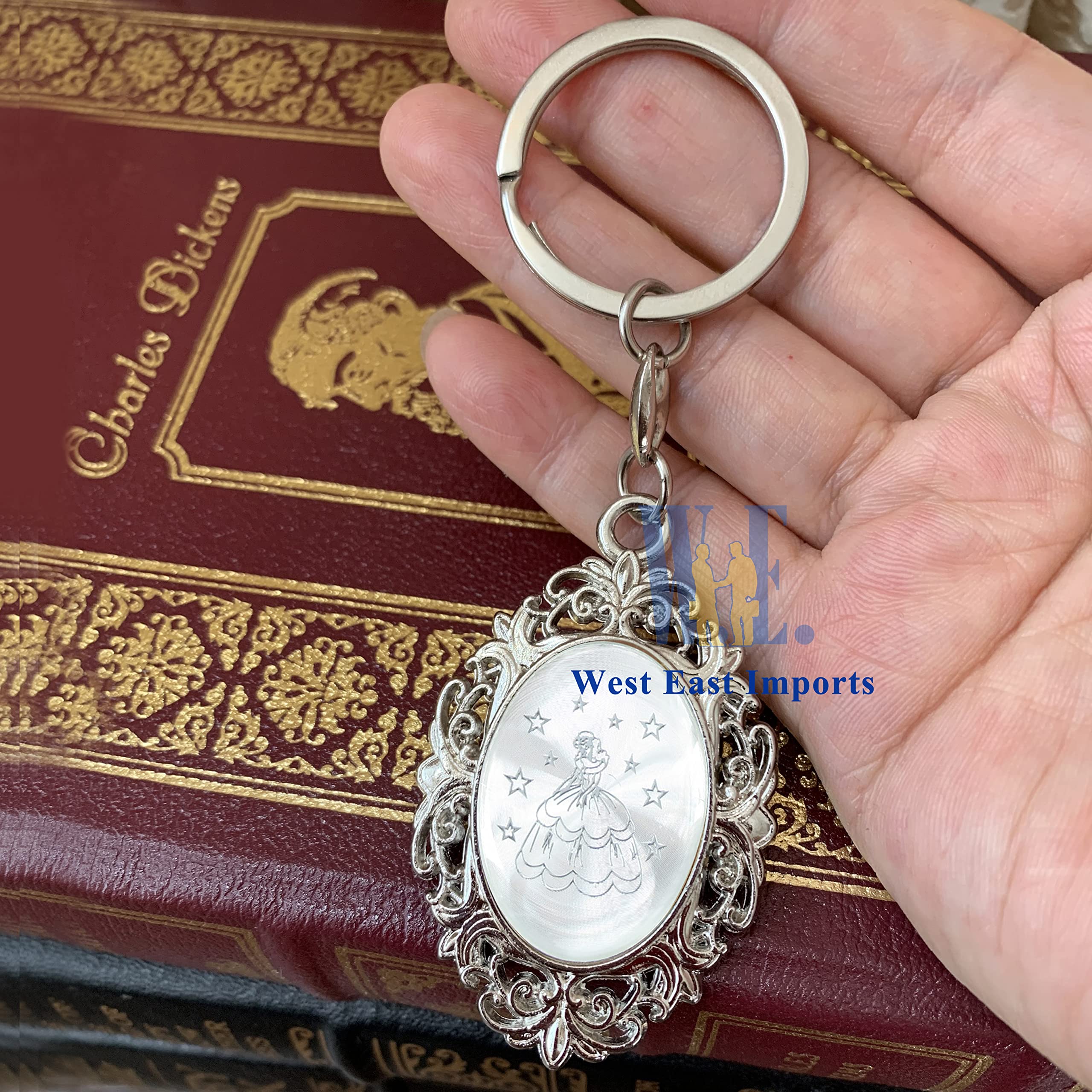 12-Piece Quinceañera Keychain Set - Cinderella Theme Party Favors for Sweet 15, Sweet 16 & 18th Birthday Celebrations - Includes Gift Bags - Perfect for Quinceañeras, Debuts & Coming-of-Age Parties
