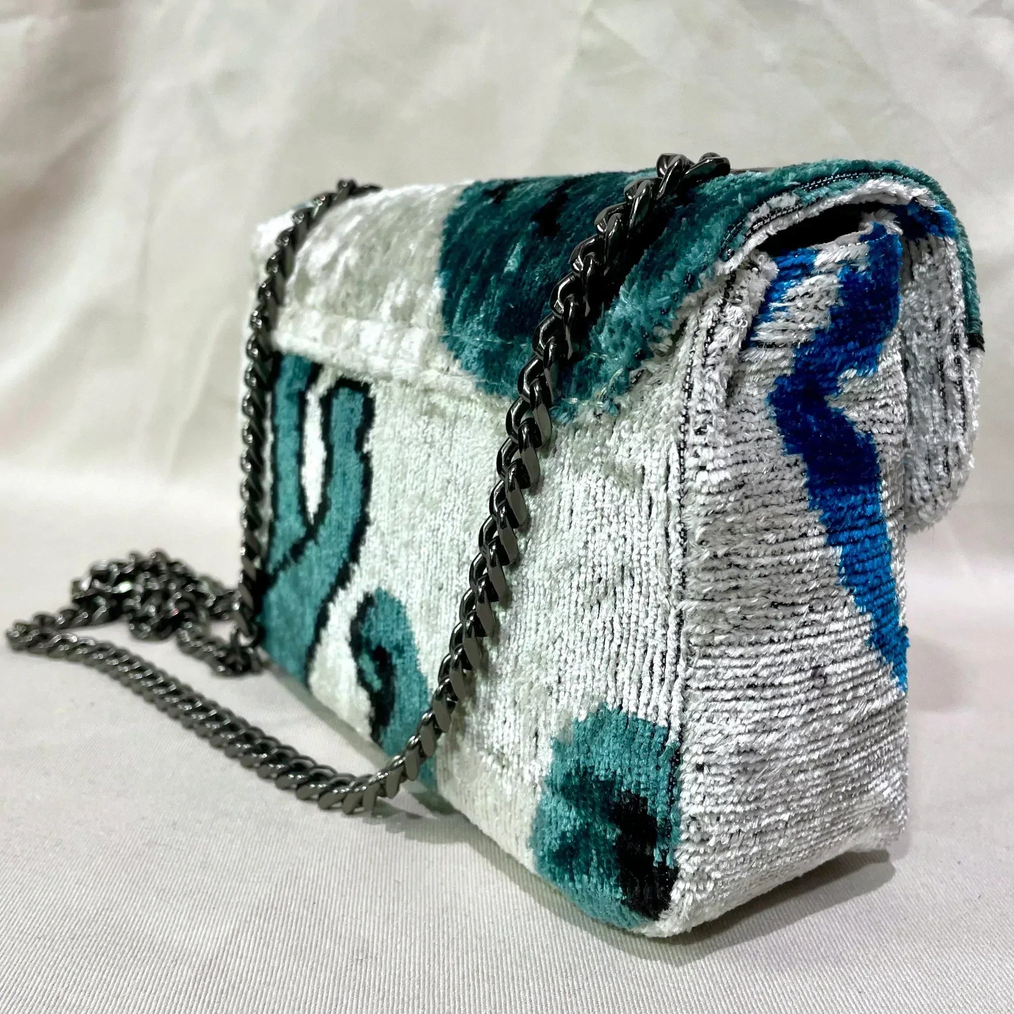 Stylish Ikat Coco Bag - Trendy Handwoven Beach Tote for Women | Perfect for Summer Vacations, Poolside Lounging & Boho Fashion Accessories