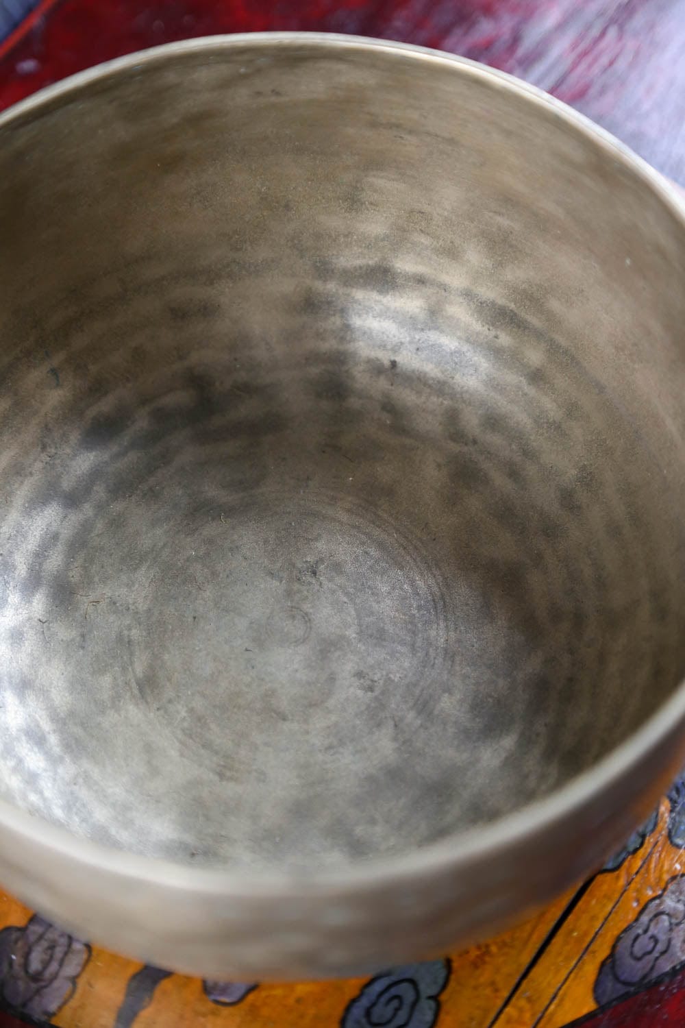 Heart Chakra Singing Bowl - Handcrafted Antique Tibetan Meditation Bowl for Stress Relief & Energy Healing | Perfect for Yoga, Sound Therapy & Spiritual Practices