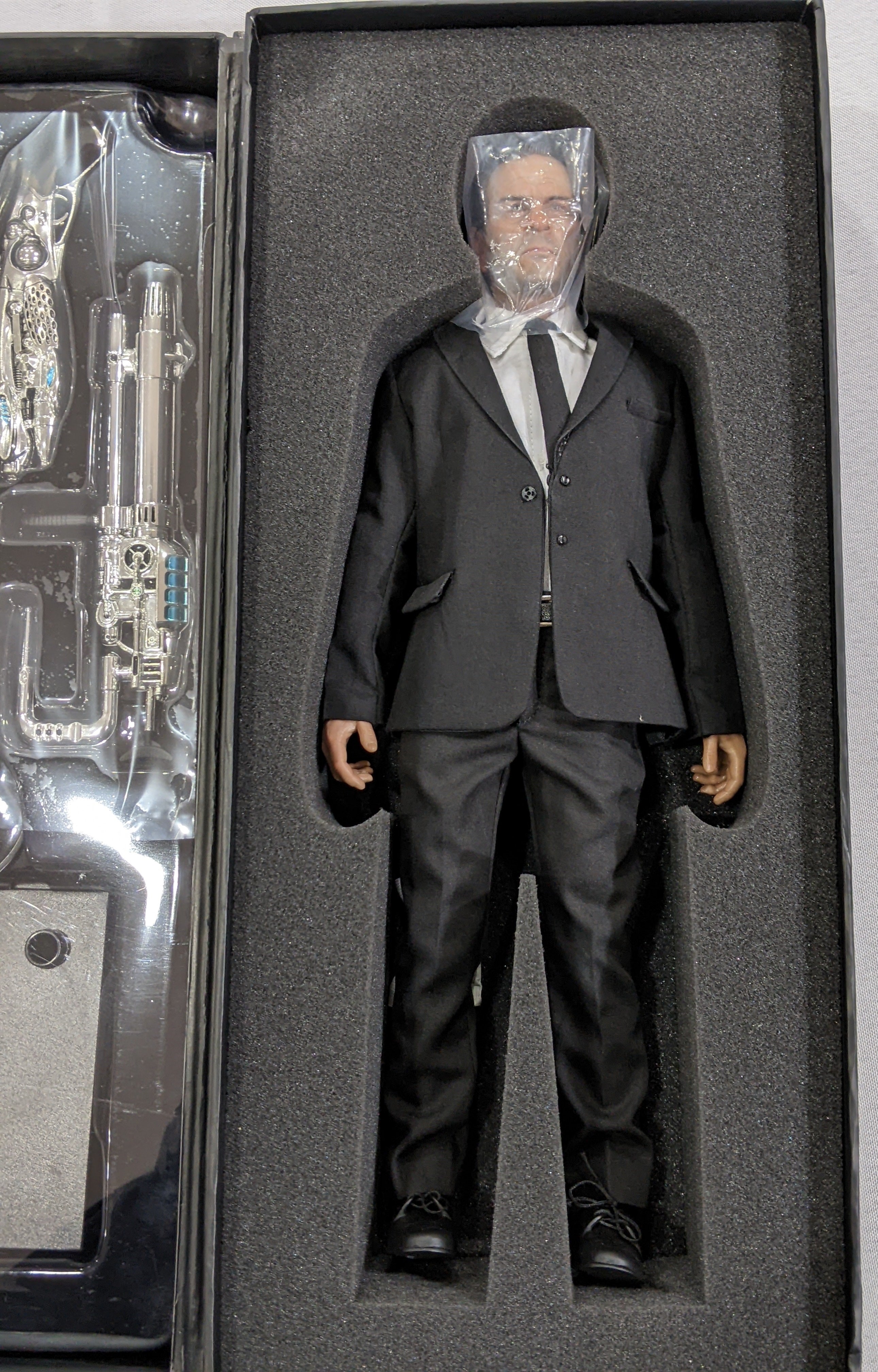 Enterbay Real Masterpiece 1/6 Scale Men In Black 3 Agent K Action Figure Collectible - Perfect for Movie Fans & Collectors Display