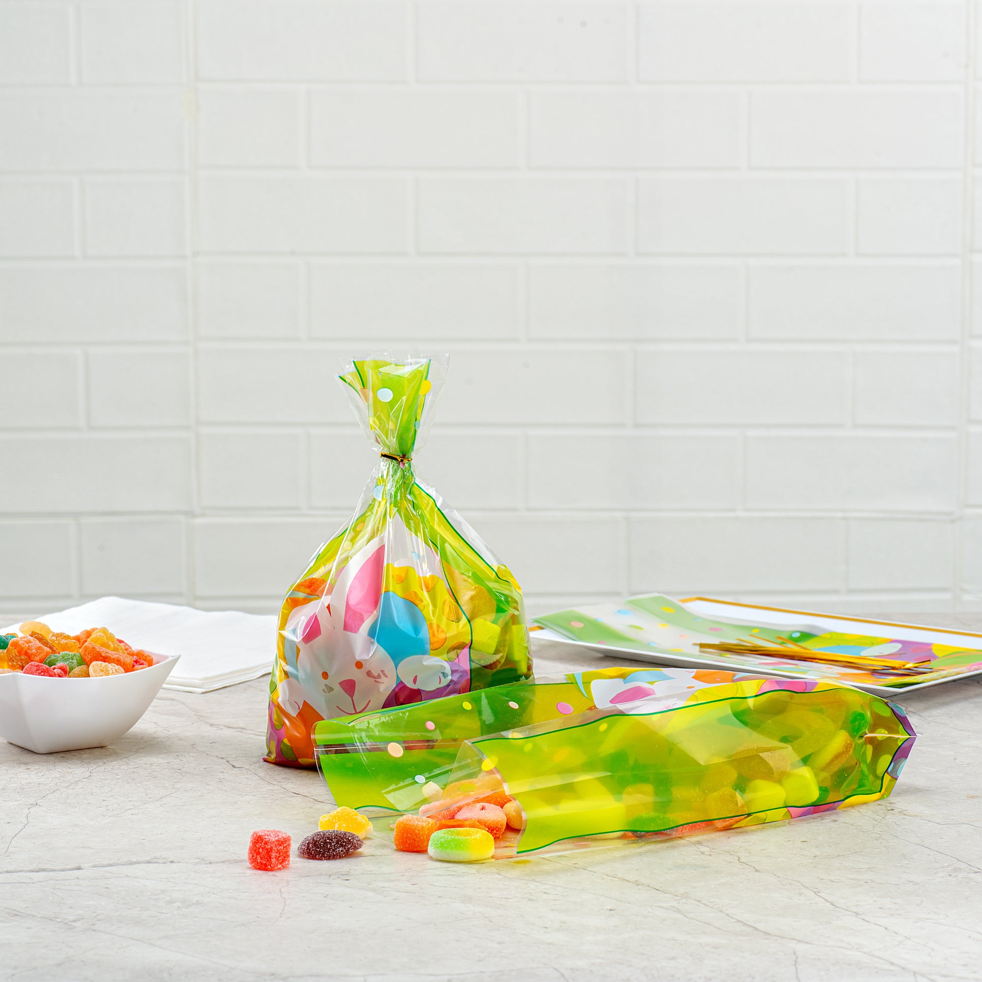 Easter Bunny Plastic Candy Bags - 5 x 3 x 11 Inches Gusseted Stand-Up Pouches (4000 Count Bulk Box) - Perfect for Easter Treats, Party Favors & Holiday Candy Packaging