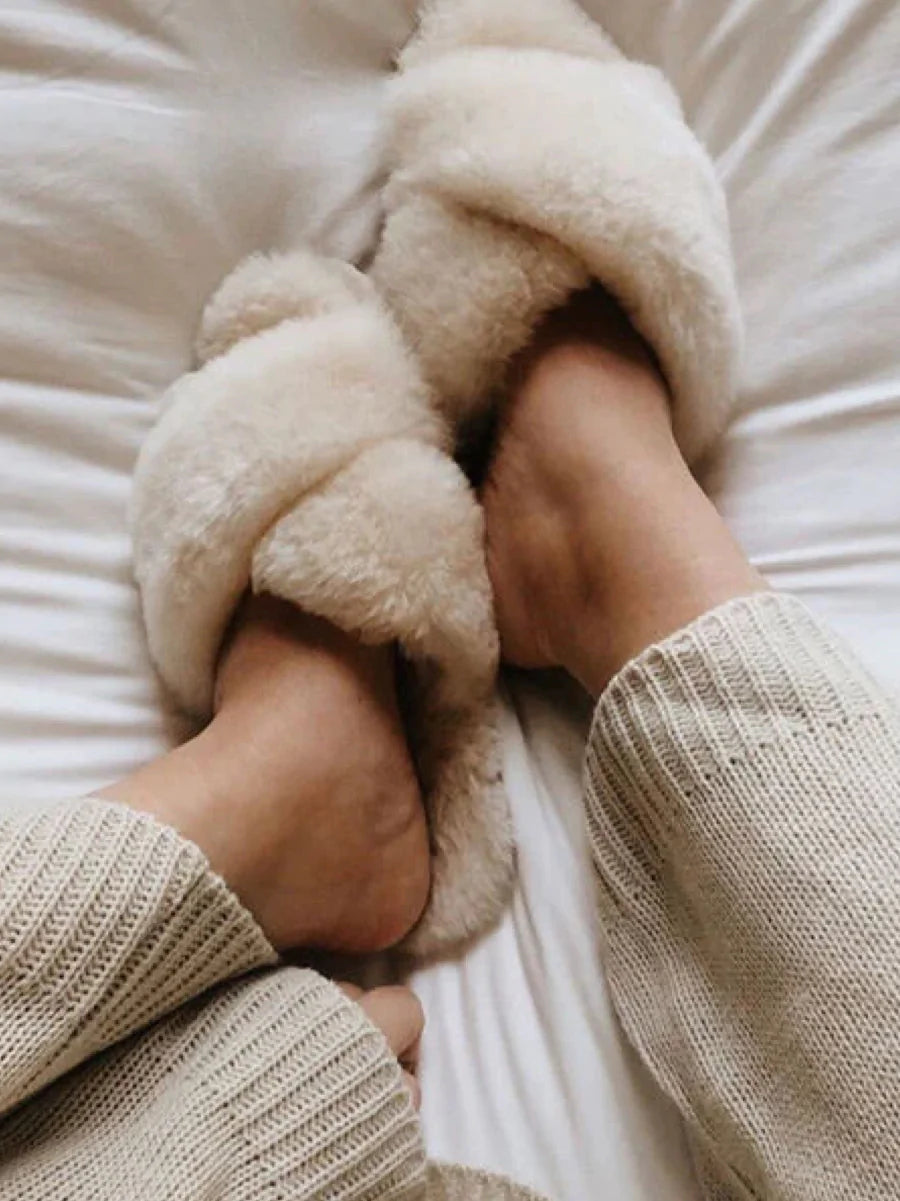 Emu Mayberry Sheepskin Slippers for Women & Men - Cozy Indoor/Outdoor House Shoes with Soft Wool Lining - Perfect for Winter, Home, Office & Travel Comfort