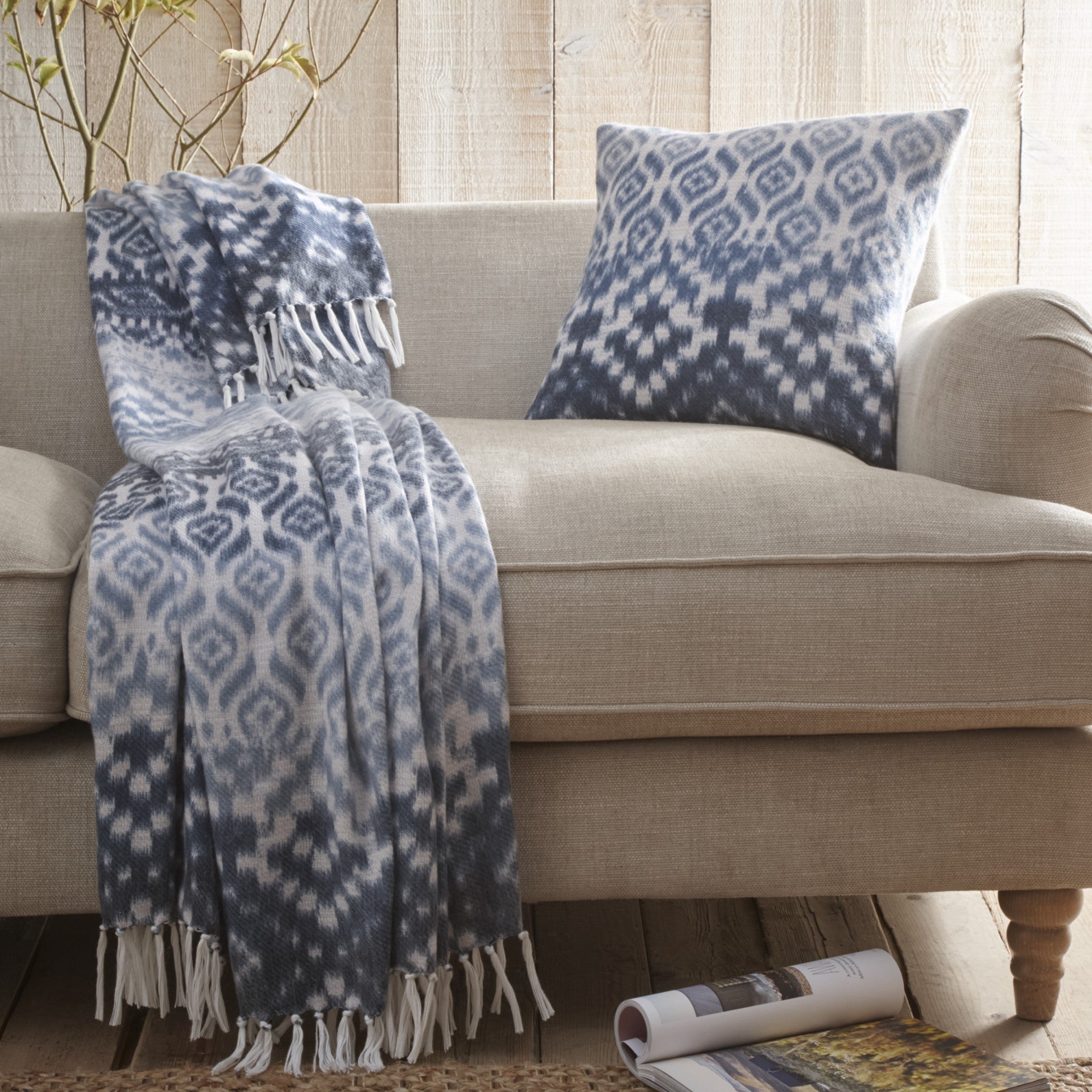 Appletree Hygge Sakari Cushion - Soft Blue Velvet Throw Pillow for Sofa, Bed & Home Decor - Cozy Comfort for Living Room, Nursery or Office