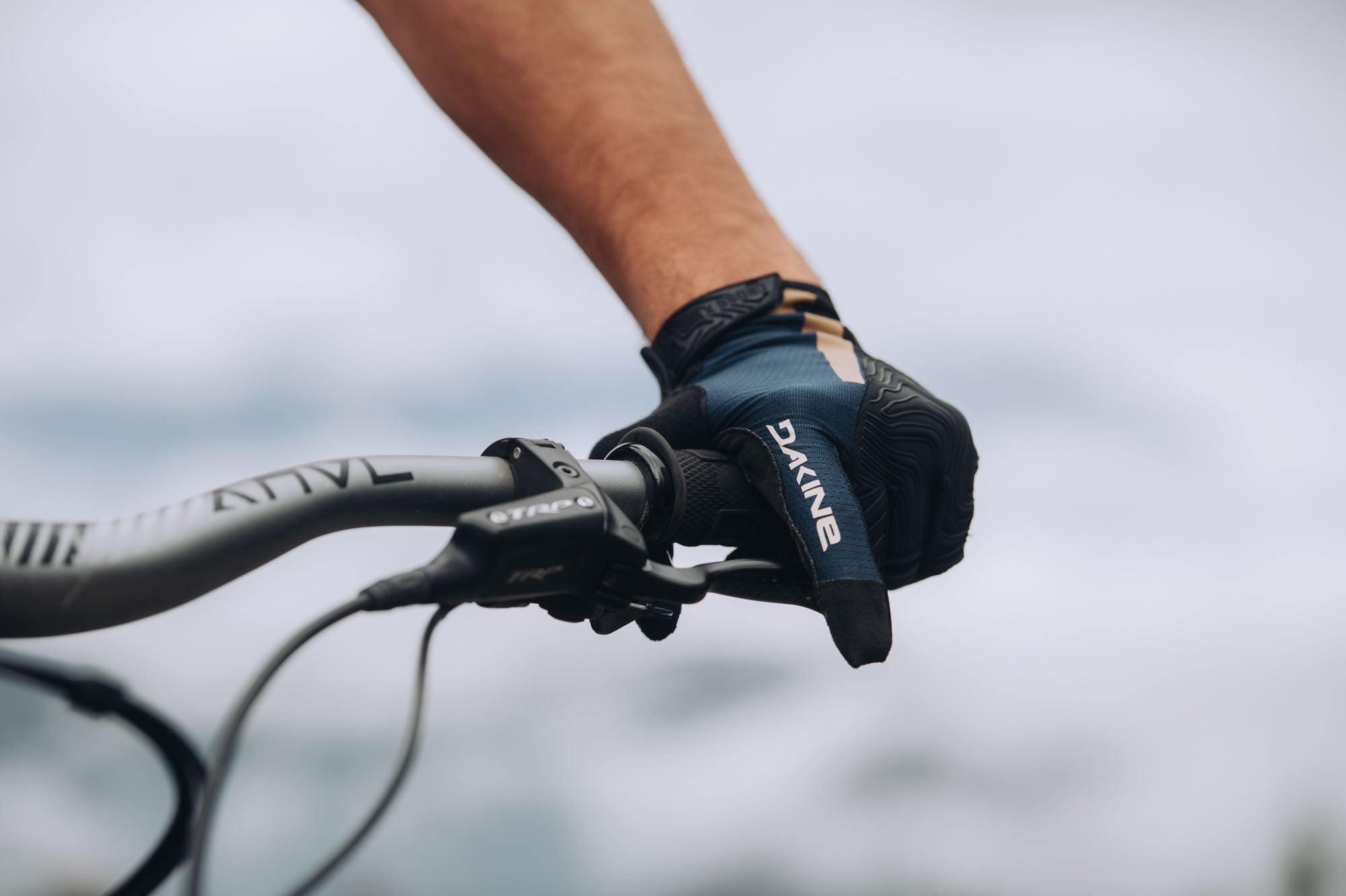 Premium Cross X 2.0 Bike Gloves - Breathable Cycling Gloves for Men & Women - Padded Palm Protection - Ideal for Mountain Biking, Road Cycling & Commuting