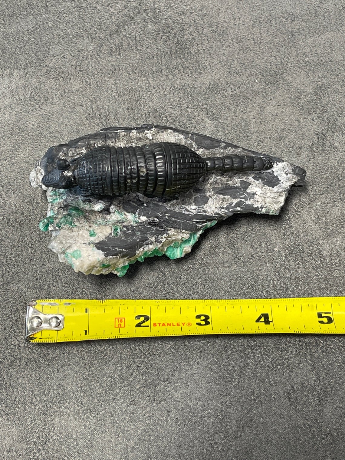 Colombian Emerald Armadillo Rough Crystal Sculpture - Natural Gemstone Carving for Home Decor, Meditation & Spiritual Healing