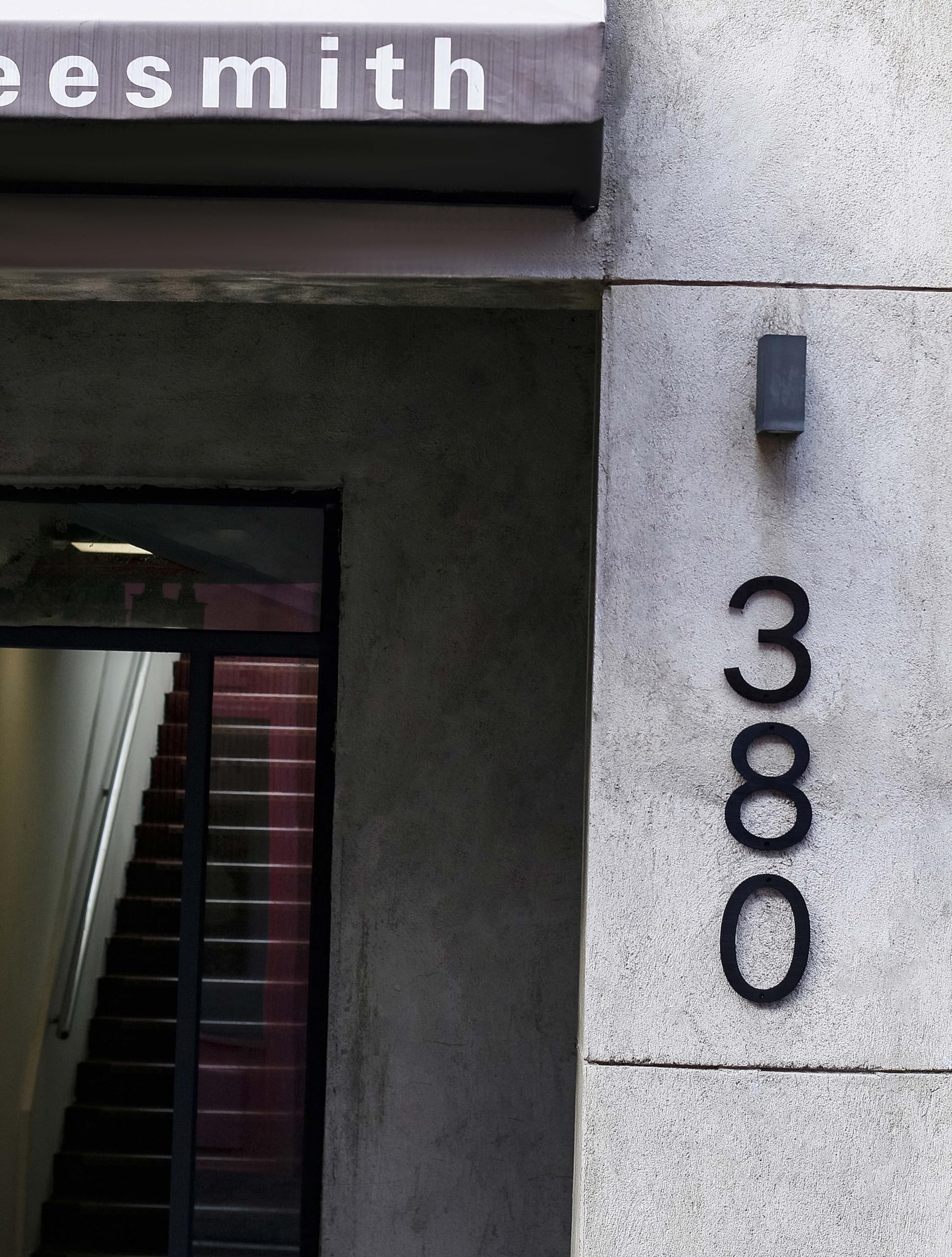 8 Inch Black Modern Floating Metal House Numbers - Large Aluminum Address Plaque for Front Door, Outdoor Brick House - Weatherproof & Durable Home Signage (Perfect for Mailbox, Porch, Garage & Garden Decor)