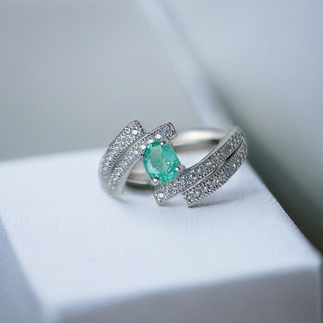 18K Platinum Emerald Statement Ring for Women - Elegant Green Gemstone Jewelry for Engagement, Wedding & Special Occasions | NS2405