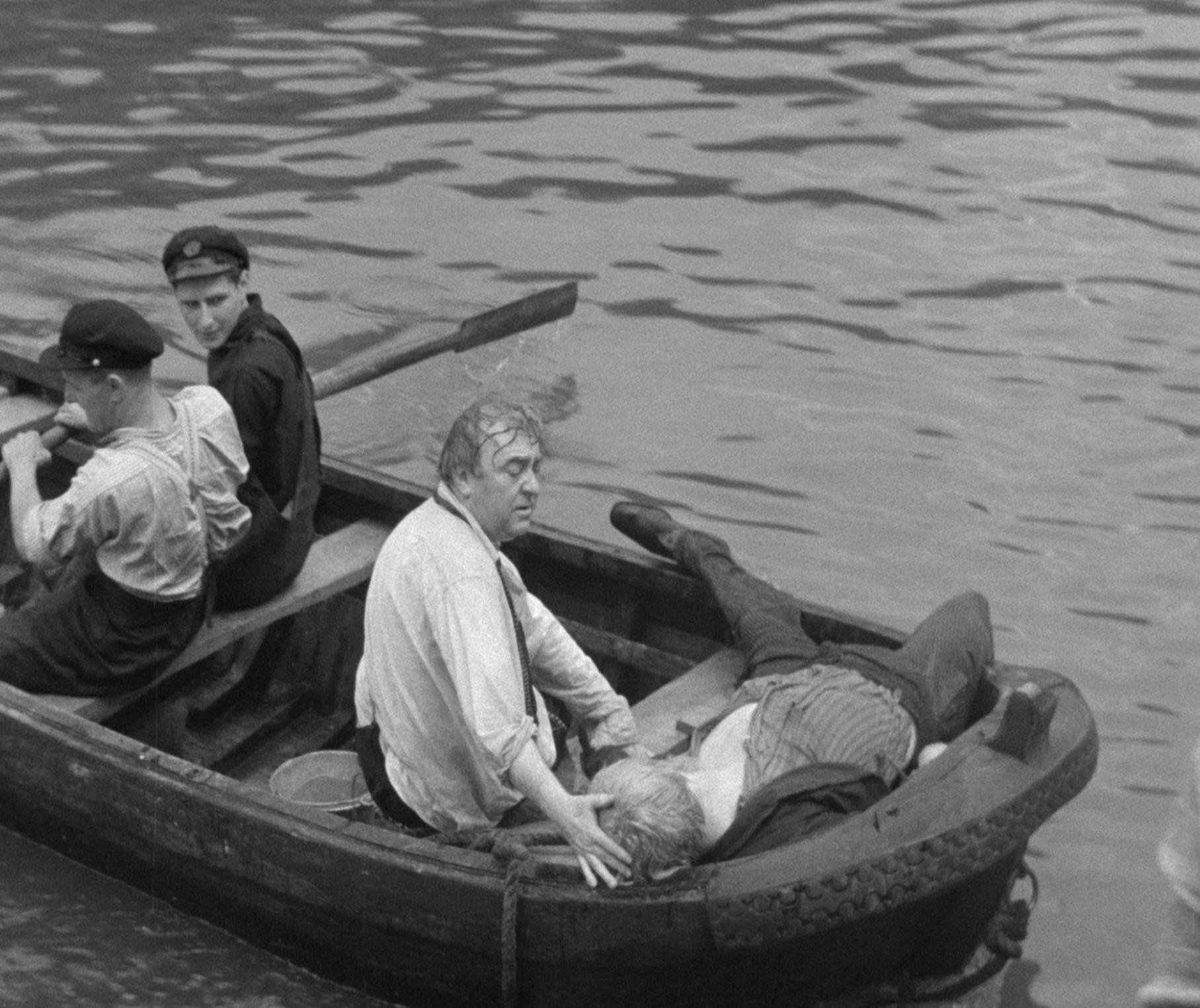 Brave Hobo Jean Renoir Coaches Blu-ray | Classic French Cinema | Perfect for Movie Collectors & Film Enthusiasts