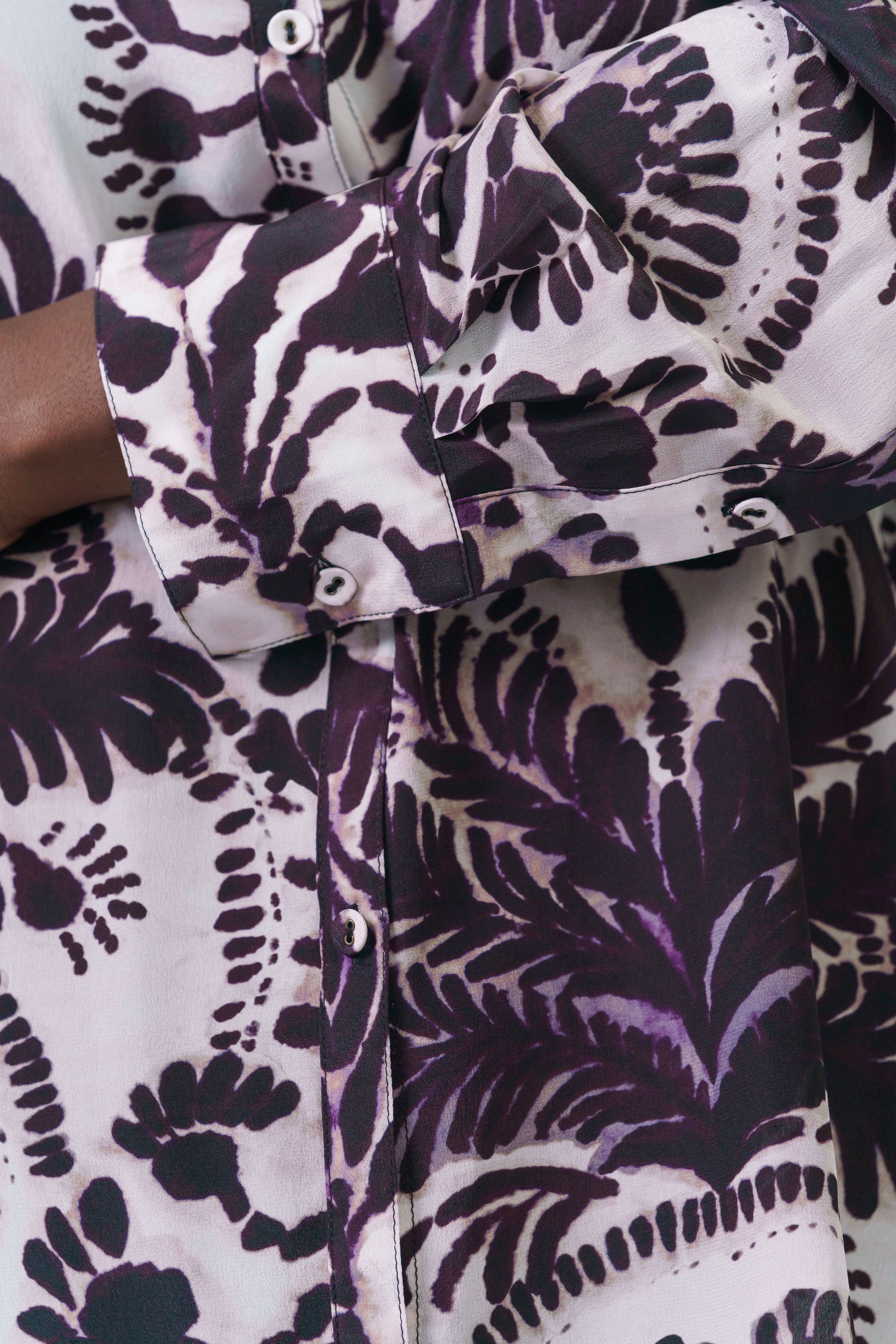 Nico Blouse - Stylish Women's Tops for Casual & Office Wear | Trendy Floral Print Blouse for Spring & Summer Outfits