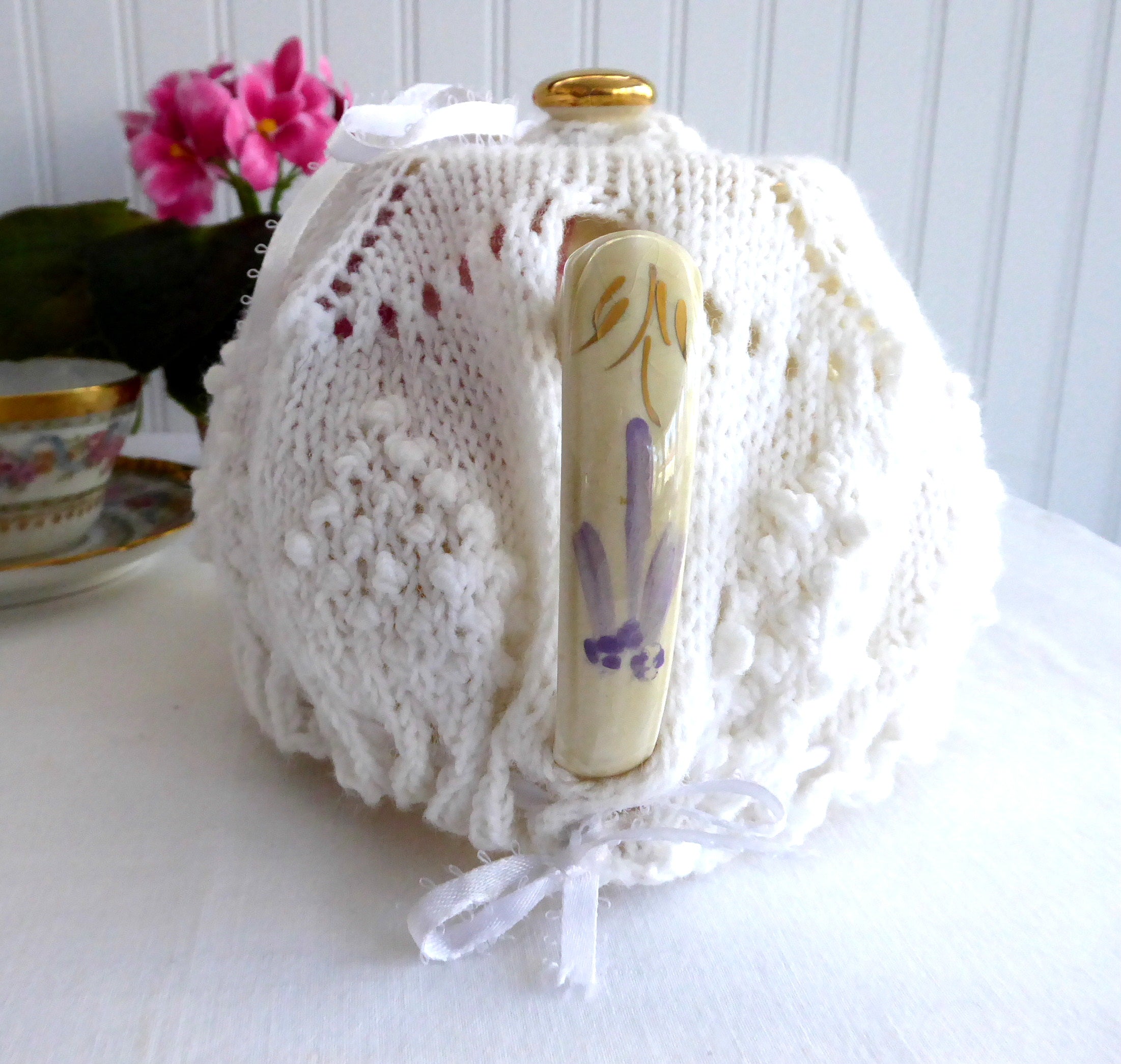 Hand Knit White Tea Cozy with Popcorn Stitch - Medium Stretchable Knitted Tea Pot Cover for English Breakfast, Herbal Tea & Coffee Makers - Perfect for Home, Office & Gift Giving