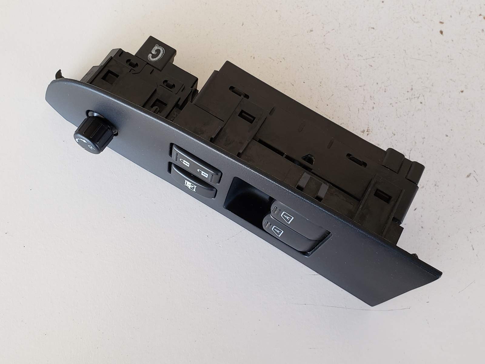 Nissan 25401-ZN60B Door Window Switch Panel Replacement - Compatible with Nissan Models - Power Window Control Switch Assembly for Smooth Operation - Perfect for Car Interior Repair & Maintenance