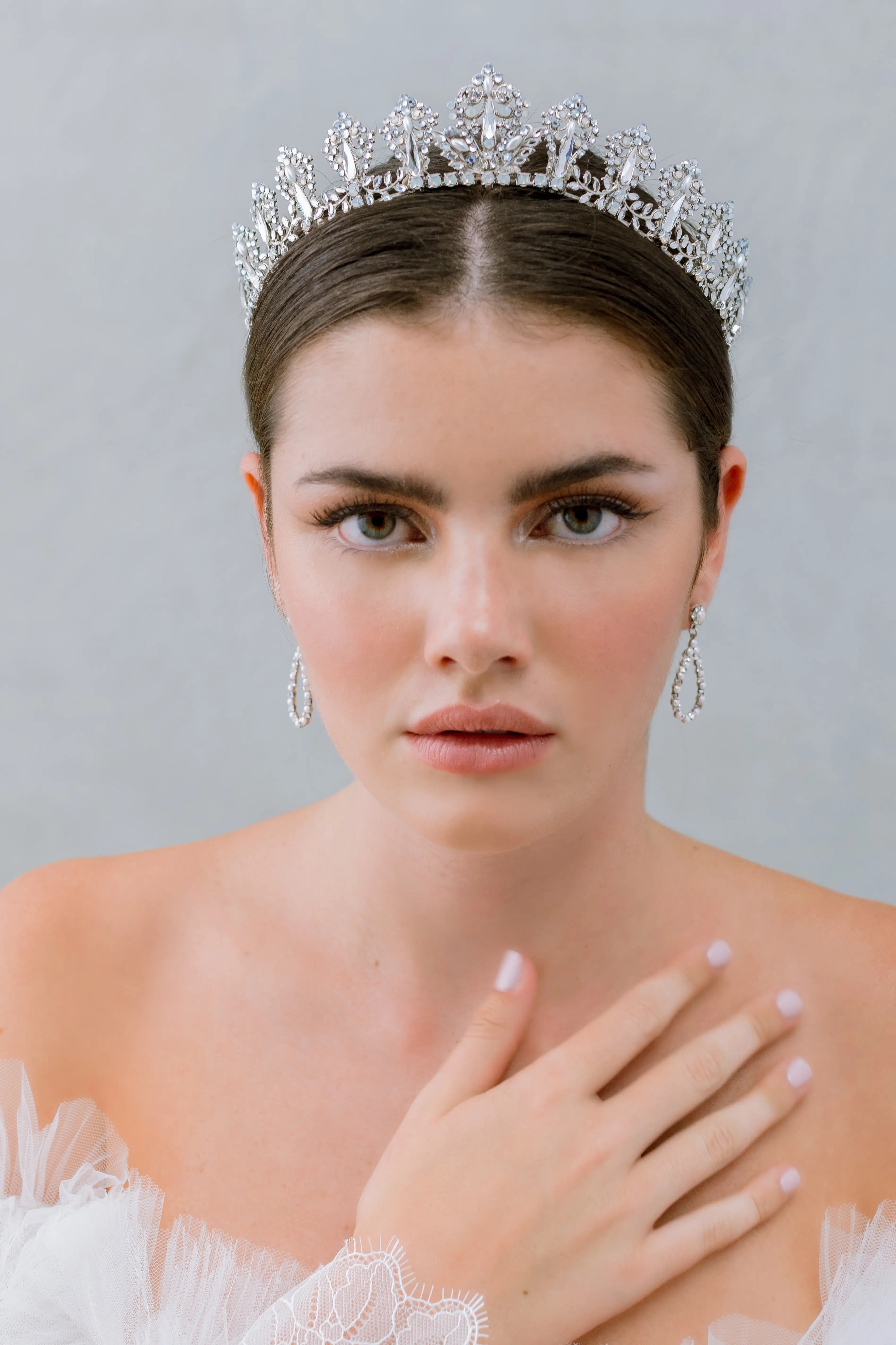 Nicolette Crown - Elegant Rhinestone Tiara for Women, Bridal Headpiece, Prom Queen Accessory, Pageant Jewelry - Perfect for Weddings, Parties, and Special Occasions