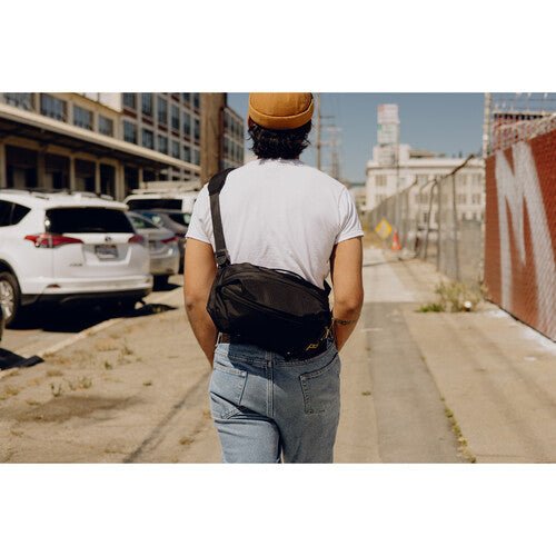 Peak Design Outdoor Sling Bag 7L - Lightweight & Durable Camera Sling Pack for Travel & Hiking (Black) - Perfect for Photographers & Adventurers