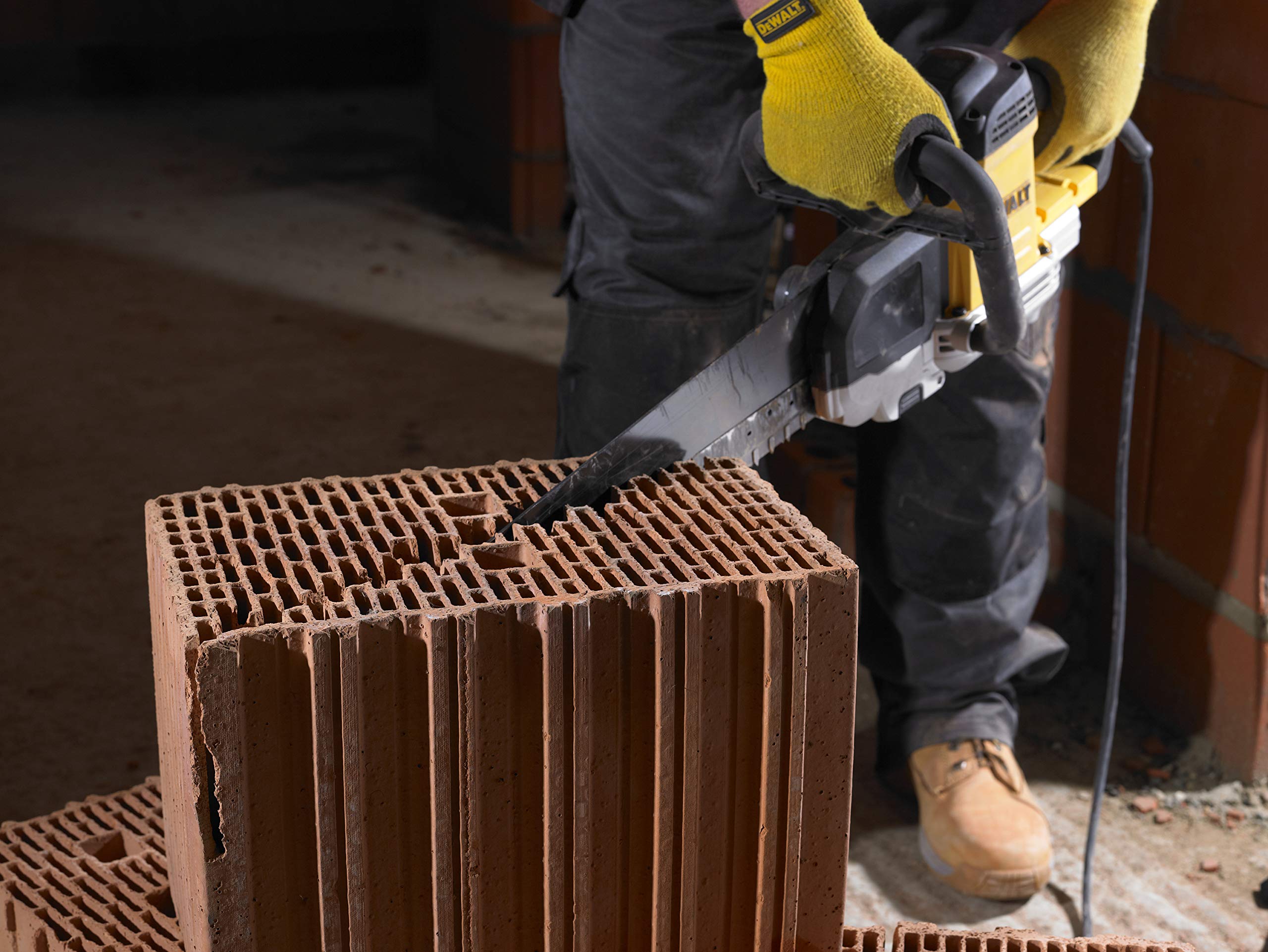 DEWALT DT2964-QZ 16.7-Inch Alligator Saw Blade for Metal and Poroton Cutting - Perfect for Construction, Demolition, and Metal Fabrication Projects