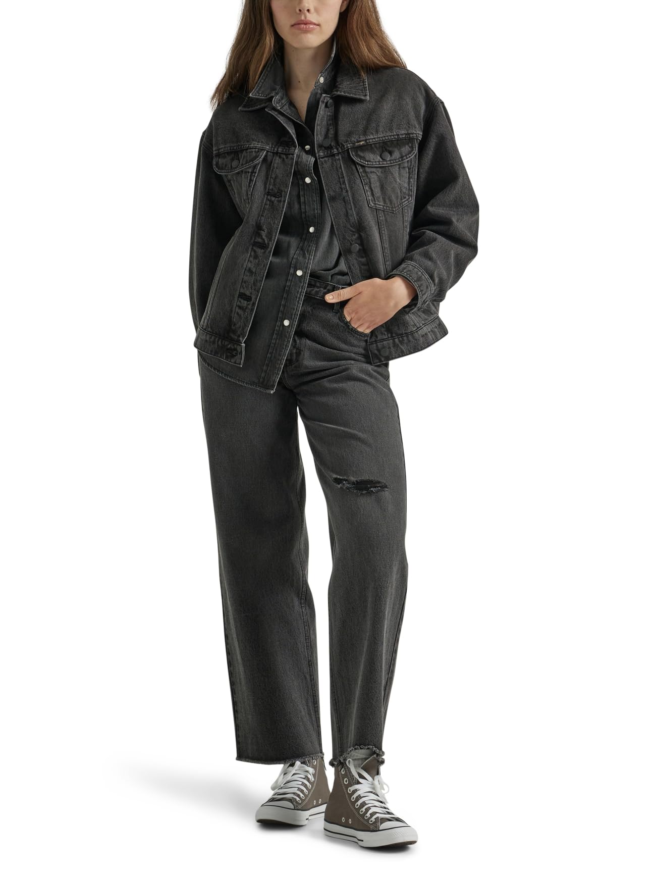 Wrangler Women's Relaxed Fit Girlfriend Denim Jacket | Vintage Style Denim Jacket for Women | Casual Outerwear for Everyday Wear, Date Night & Fall Fashion