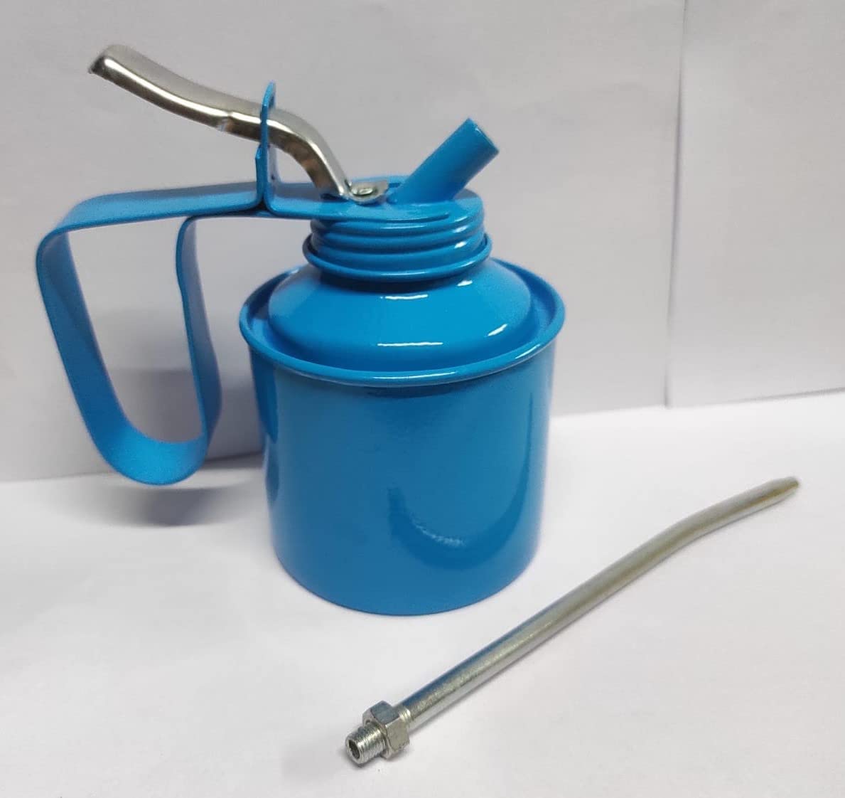 DLIEN Multi-Purpose Manual Lubricant Sprayer - 1/2 Pint Oil Can with Plastic Body, Lever Pump, 15cm Nozzle & Angled Spout for Car, Bike, Kitchen, Sewing Machine (Multicolor) | Perfect for Automotive Maintenance, Bicycle Care, Household Appliances & Industrial Equipment